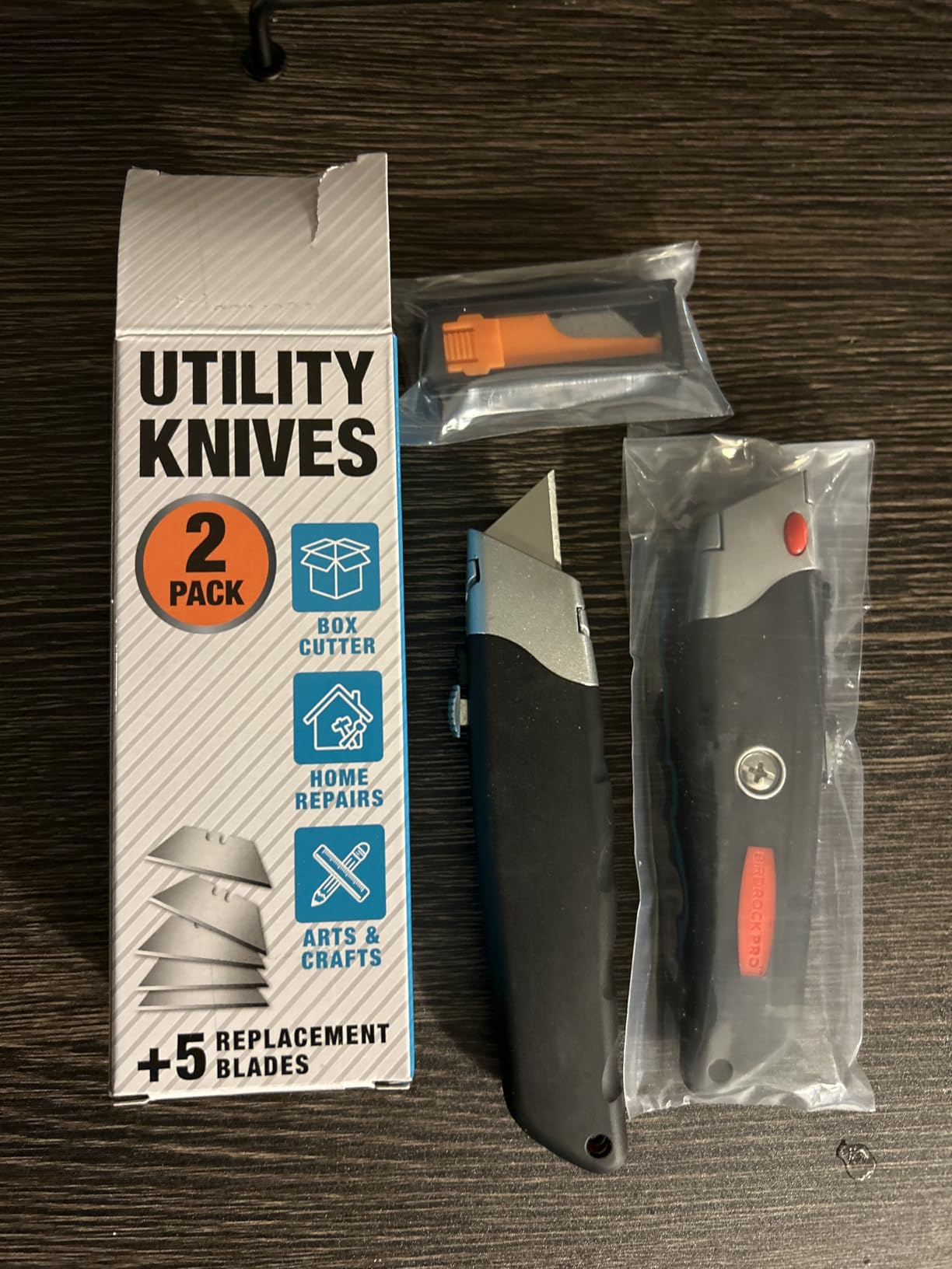 INTERNET'S BEST Premium Utility Knife Set | Retractable Box Cutter with Rubber Handle | Heavy-Duty Cutting for Cardboard, Carpet, Plastic | Retractable Blade | Includes 2 Razor Knives & Extra Blades Customer Review INTERNET'S BEST Premium Utility Knife Set | Retractable Box Cutter with Rubber Handle | Heavy-Duty Cutting for Cardboard, Carpet, Plastic | Retractable Blade | Includes 2 Razor Knives & Extra Blades - Customer Photo 1