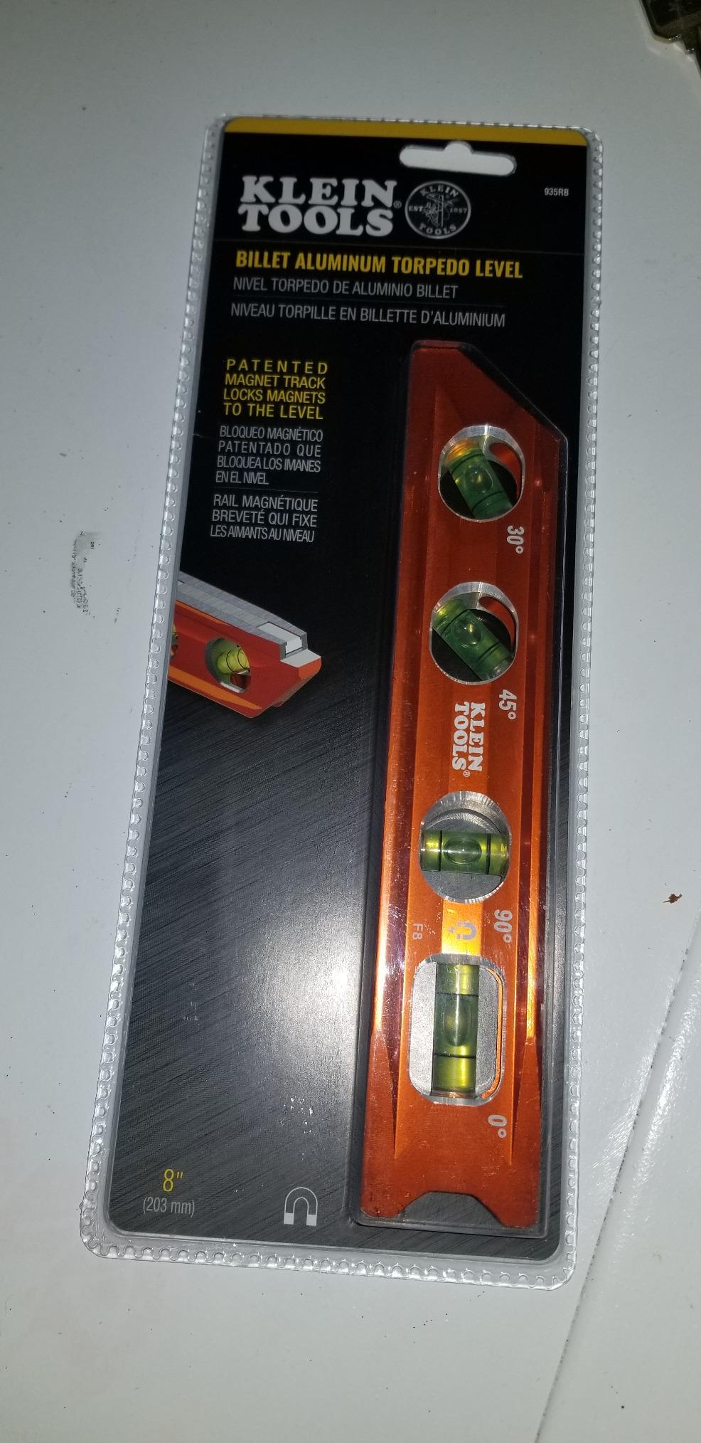 Klein Tools 935RBLT Level, 9-Inch Lighted Torpedo Level with Magnet, 0/45/90 Degree Vials and V-Groove, Water and Impact Resistant, High-Visibility Customer Review Klein Tools 935RBLT Level, 9-Inch Lighted Torpedo Level with Magnet, 0/45/90 Degree Vials and V-Groove, Water and Impact Resistant, High-Visibility - Customer Photo 2