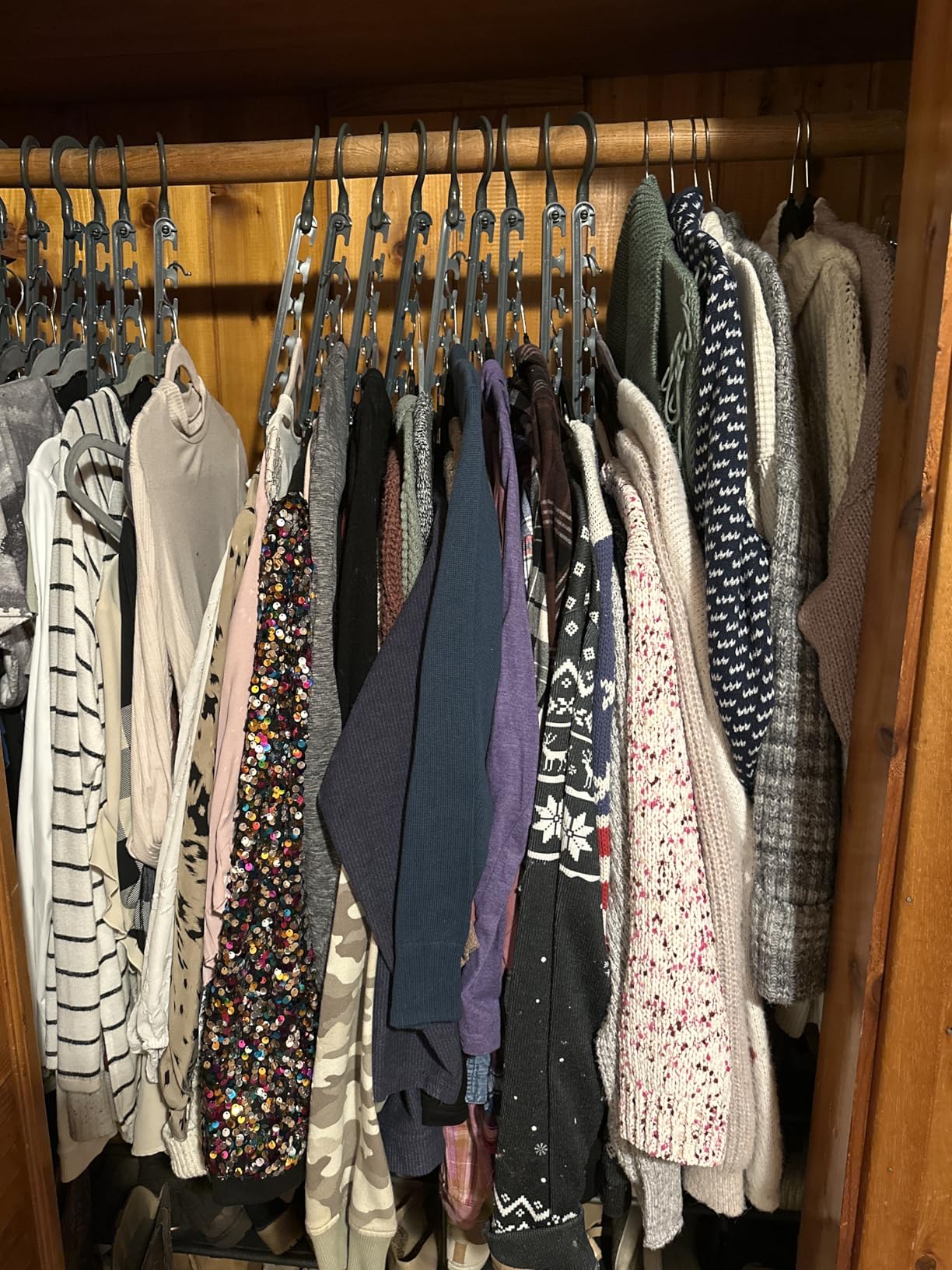 Wonder Hanger Max 10-Pack Space Saving Hangers, Reinforced Hooks Swivels 360°, Cascading Hanger, College Dorms & Storage Closet Organizer, Fully Assembled – Grey - Customer Photo 1