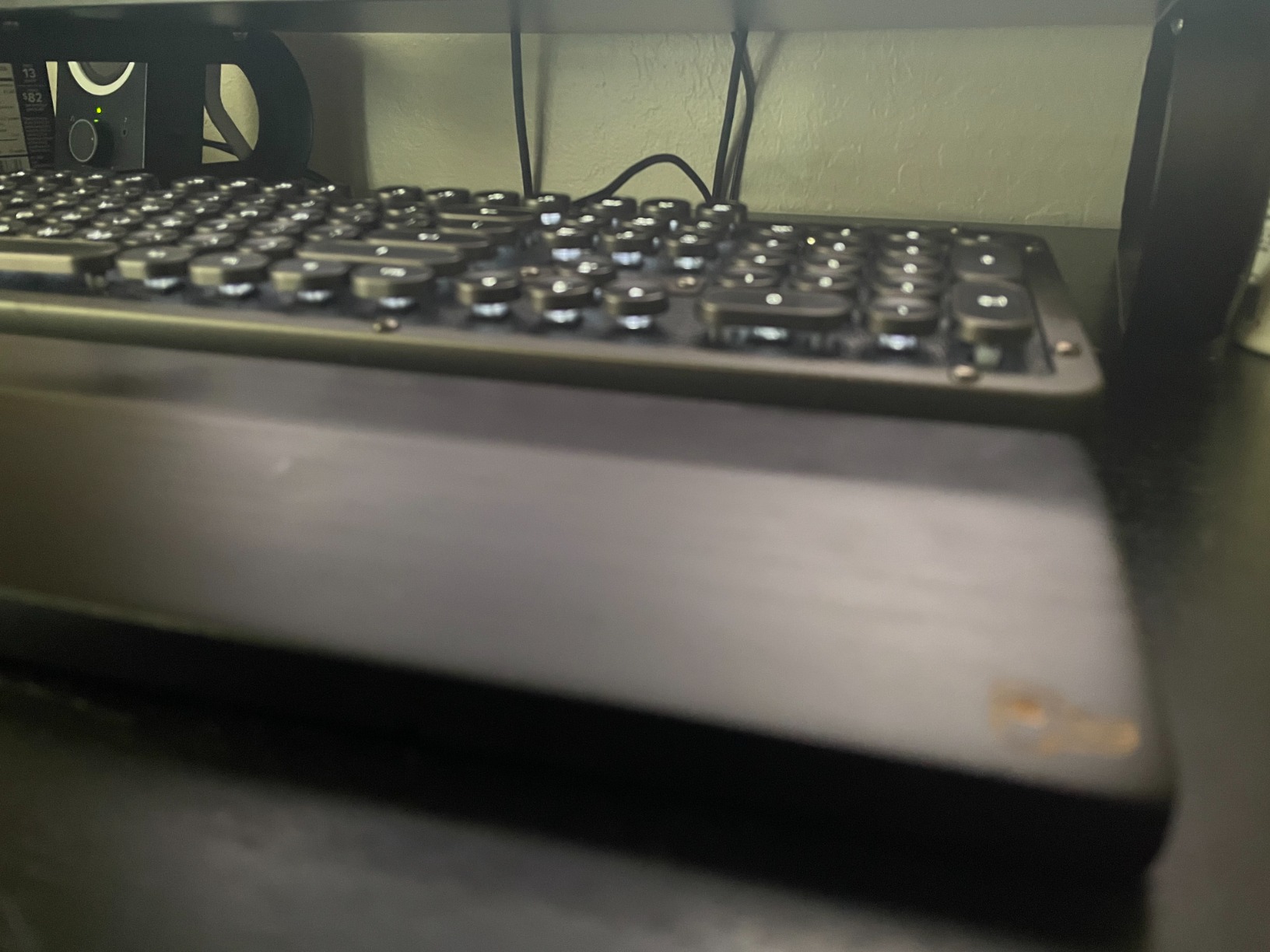 Glorious Gaming Wooden Wrist Rest - Full Standard Size - Onyx/Black - Mechanical Keyboard, Wood Ergonomic Palm Rest| 17.5x4 inches/19mm Thick (GV-100-DARK) - Customer Photo 1