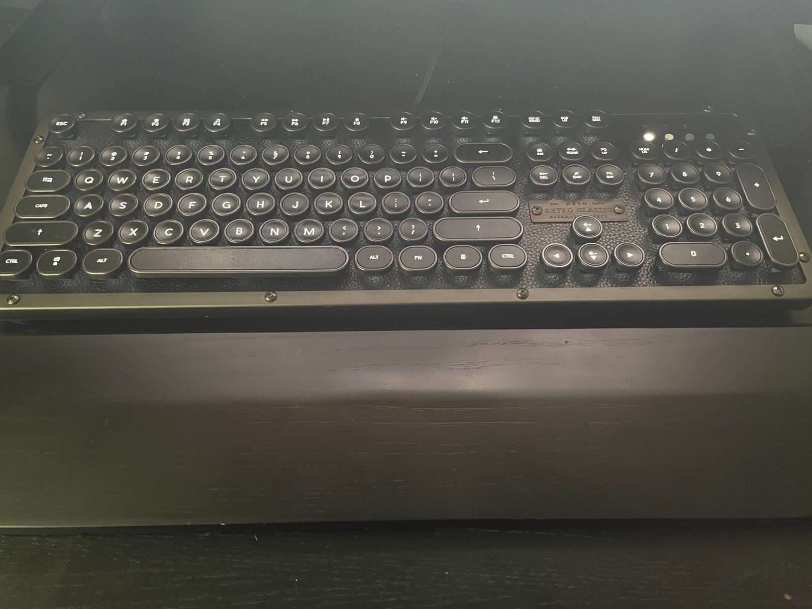 Glorious Gaming Wooden Wrist Rest - Full Standard Size - Onyx/Black - Mechanical Keyboard, Wood Ergonomic Palm Rest| 17.5x4 inches/19mm Thick (GV-100-DARK) - Customer Photo 2
