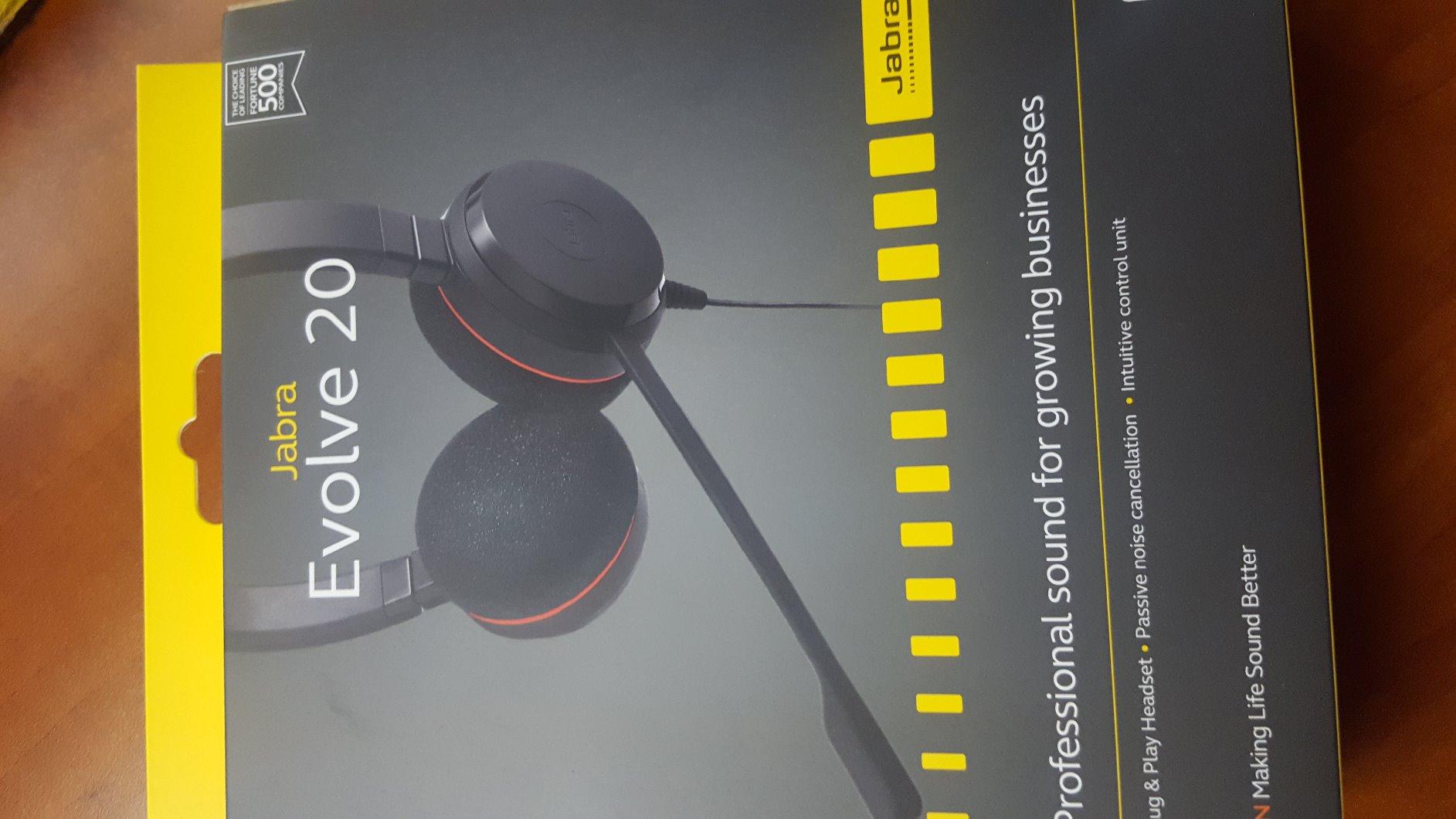 Jabra Evolve 20 UC Stereo Wired Headset, Stereo Professional Telephone Headphones for Greater Productivity, Superior Sound for Calls and Music, USB Connection, All Day Comfort Design Customer Review Jabra Evolve 20 UC Stereo Wired Headset, Stereo Professional Telephone Headphones for Greater Productivity, Superior Sound for Calls and Music, USB Connection, All Day Comfort Design - Customer Photo 1