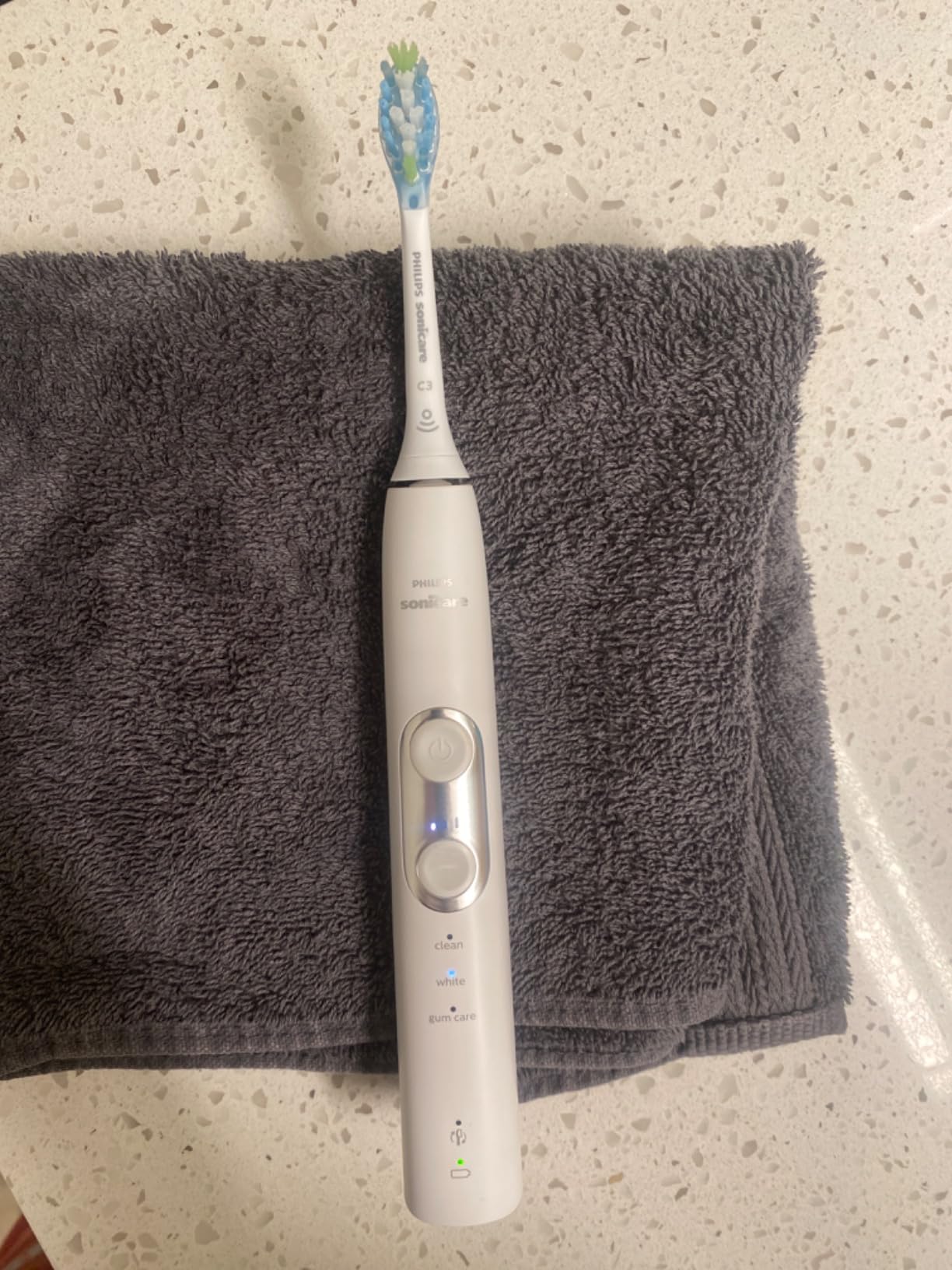 Philips Sonicare Original C3 Premium Plaque Defence Standard Sonic Toothbrush Heads - 4 Pack in White (Model HX9044/17) - Customer Photo 1