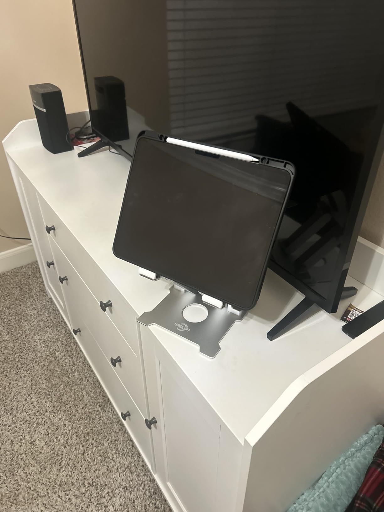 KABCON Quality Tablet Stand,Adjustable Foldable Eye-Level Aluminum Solid Up to 15-in Tablets Holder for Microsoft Surface Series Tablets,iPad Series,Samsung Galaxy Tabs,Amazon Kindle Fire,Etc.Silver - Customer Photo 1