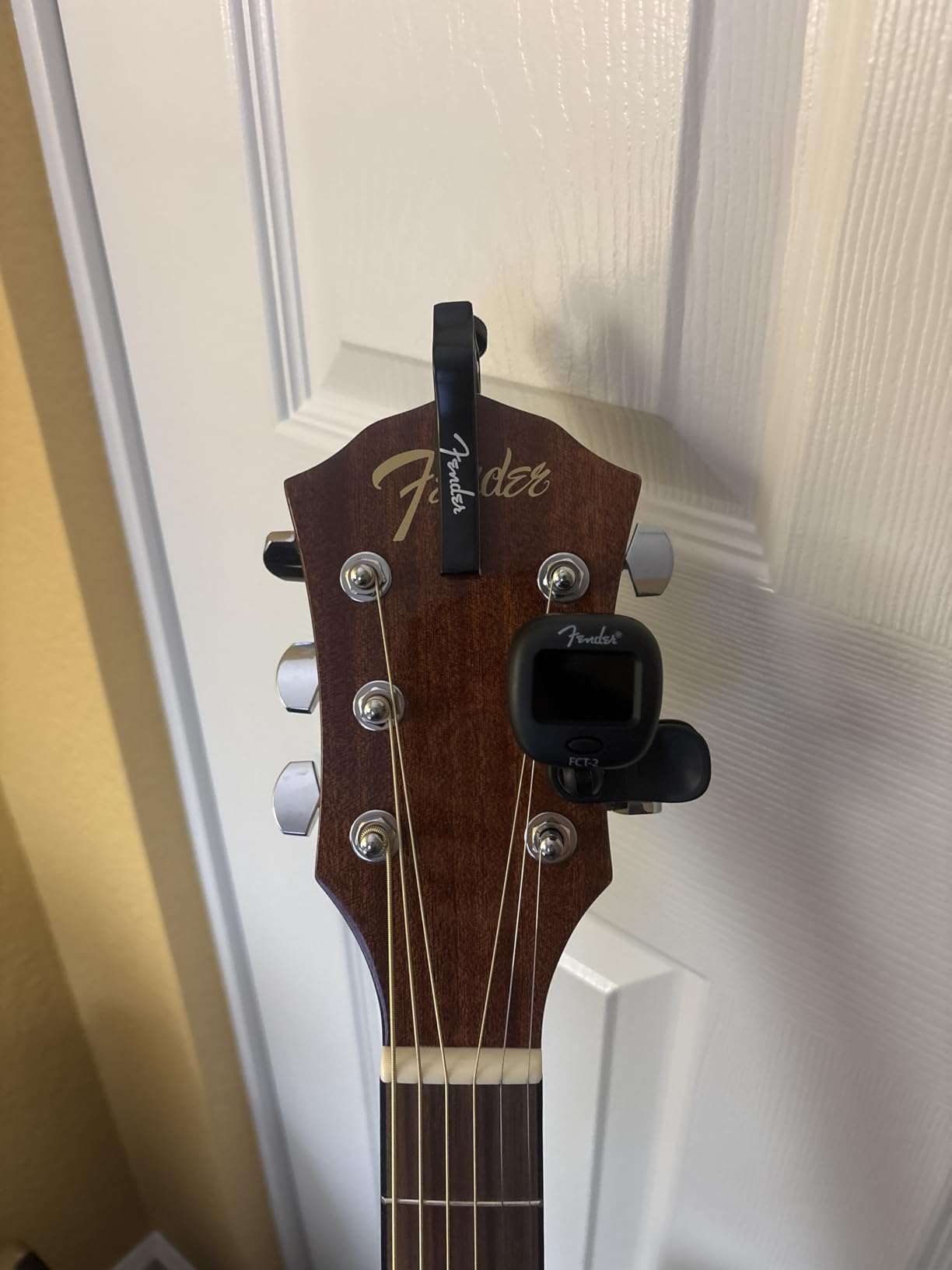 Fender FCT-2 Professional Multi-Instrument Clip-On Tuner for Guitar, Bass, Ukulele, and Violin Customer Review Fender FCT-2 Professional Multi-Instrument Clip-On Tuner for Guitar, Bass, Ukulele, and Violin - Customer Photo 2