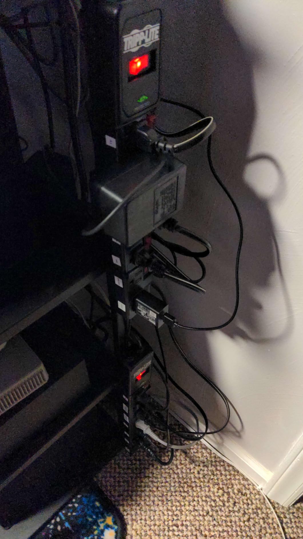 Tripp Lite 7 Outlet (6 Individually Controlled) Surge Protector Power Strip, 6ft Cord, Black, Lifetime Limited Warranty & 25K Insurance (TLP76MSGB) - Customer Photo 1