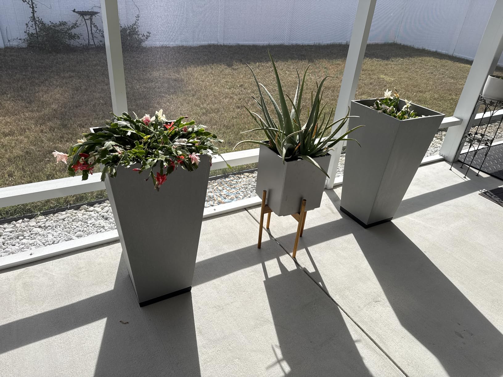 Veradek V-Resin Indoor/Outdoor Taper Planter, Set of 2 (30 inch, Black) Customer Review Veradek V-Resin Indoor/Outdoor Taper Planter, Set of 2 (30 inch, Black) - Customer Photo 1