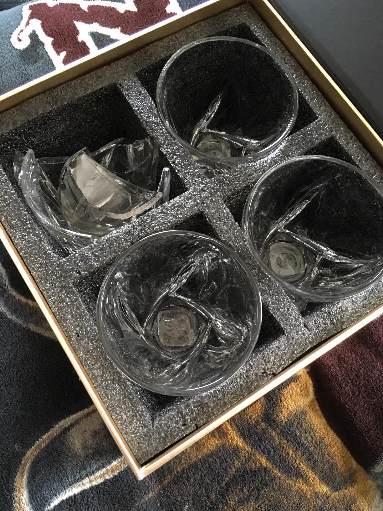 KANARS Whiskey Glasses Set of 4, 10 Oz Crystal Old Fashioned Cocktail Glass in Gift Box, Twisted Lowball Customer Review KANARS Whiskey Glasses Set of 4, 10 Oz Crystal Old Fashioned Cocktail Glass in Gift Box, Twisted Lowball - Customer Photo 2