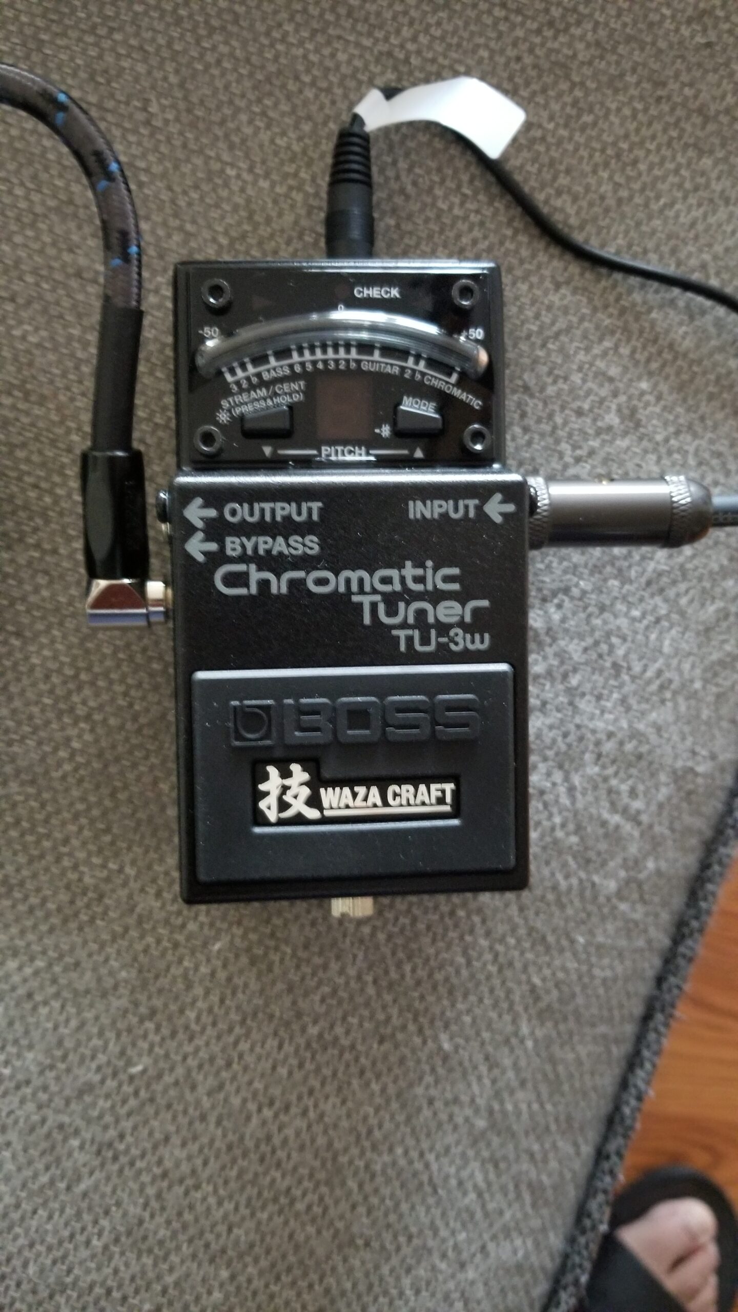 BOSS TU-3W Waza Craft Compact Chromatic Tuner | Enhanced with Waza Innovation & Craftsmanship | Superior Tuning for Guitar and Bass | 21-Segment Blue LED Meter | Accu-Pitch Sign Function Customer Review BOSS TU-3W Waza Craft Compact Chromatic Tuner | Enhanced with Waza Innovation & Craftsmanship | Superior Tuning for Guitar and Bass | 21-Segment Blue LED Meter | Accu-Pitch Sign Function - Customer Photo 2