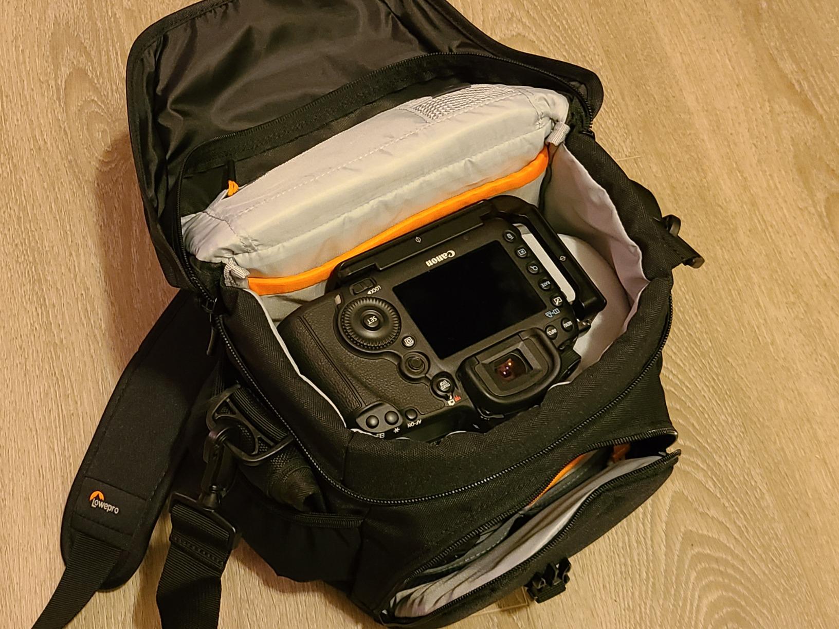 Lowepro Nova 200 AW II Messenger Case, Camera Bag, Customizable, Portable, Fits 1-2 Pro DSLR with attached 24-105mm, Compact Drone, 3-5 Additional Lenses, Flash Customer Review Lowepro Nova 200 AW II Messenger Case, Camera Bag, Customizable, Portable, Fits 1-2 Pro DSLR with attached 24-105mm, Compact Drone, 3-5 Additional Lenses, Flash - Customer Photo 3