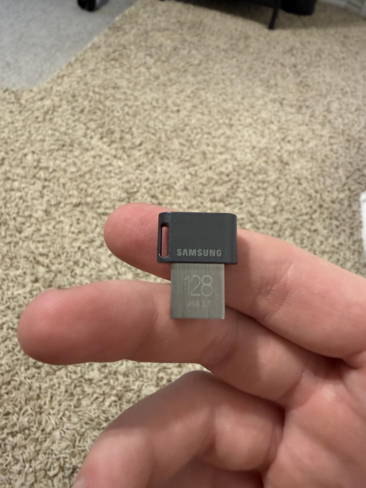 SAMSUNG FIT Plus 3.1 USB Flash Drive, 128GB, 400MB/s, Plug In and Stay, Storage Expansion for Laptop, Tablet, Smart TV, Car Audio System, Gaming Console, MUF-128AB/AM,Gunmetal Gray - Customer Photo 2