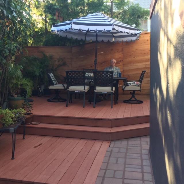 SAFAVIEH 9ft Outdoor Patio Umbrella, Round, Maui Collection, Beige & White Stripe, Crank, Button Tilt, UV Resistant for Deck, Backyard, Patio Customer Review SAFAVIEH 9ft Outdoor Patio Umbrella, Round, Maui Collection, Beige & White Stripe, Crank, Button Tilt, UV Resistant for Deck, Backyard, Patio - Customer Photo 1