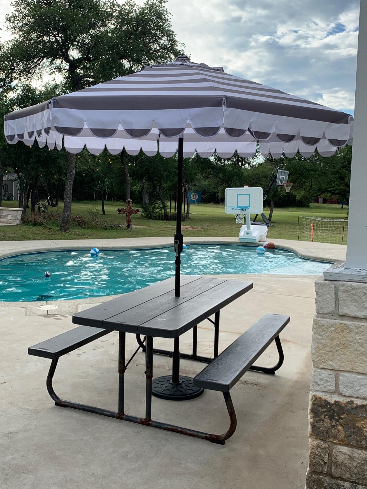 SAFAVIEH 9ft Outdoor Patio Umbrella, Round, Maui Collection, Beige & White Stripe, Crank, Button Tilt, UV Resistant for Deck, Backyard, Patio Customer Review SAFAVIEH 9ft Outdoor Patio Umbrella, Round, Maui Collection, Beige & White Stripe, Crank, Button Tilt, UV Resistant for Deck, Backyard, Patio - Customer Photo 2