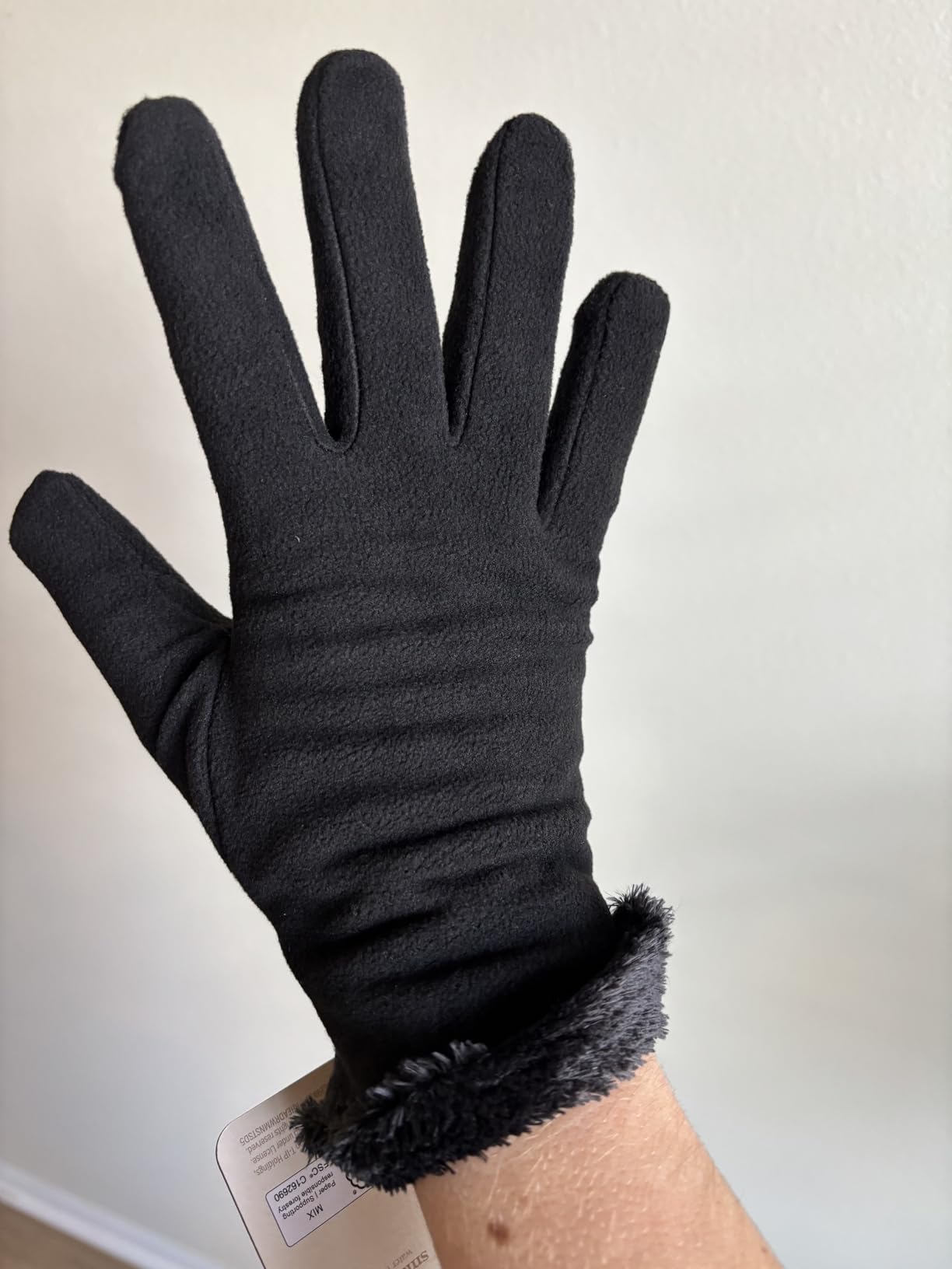 isotoner womens Stretch Fleece Gloves With Microluxe Lining and Smart Touch Technology - Customer Photo 1