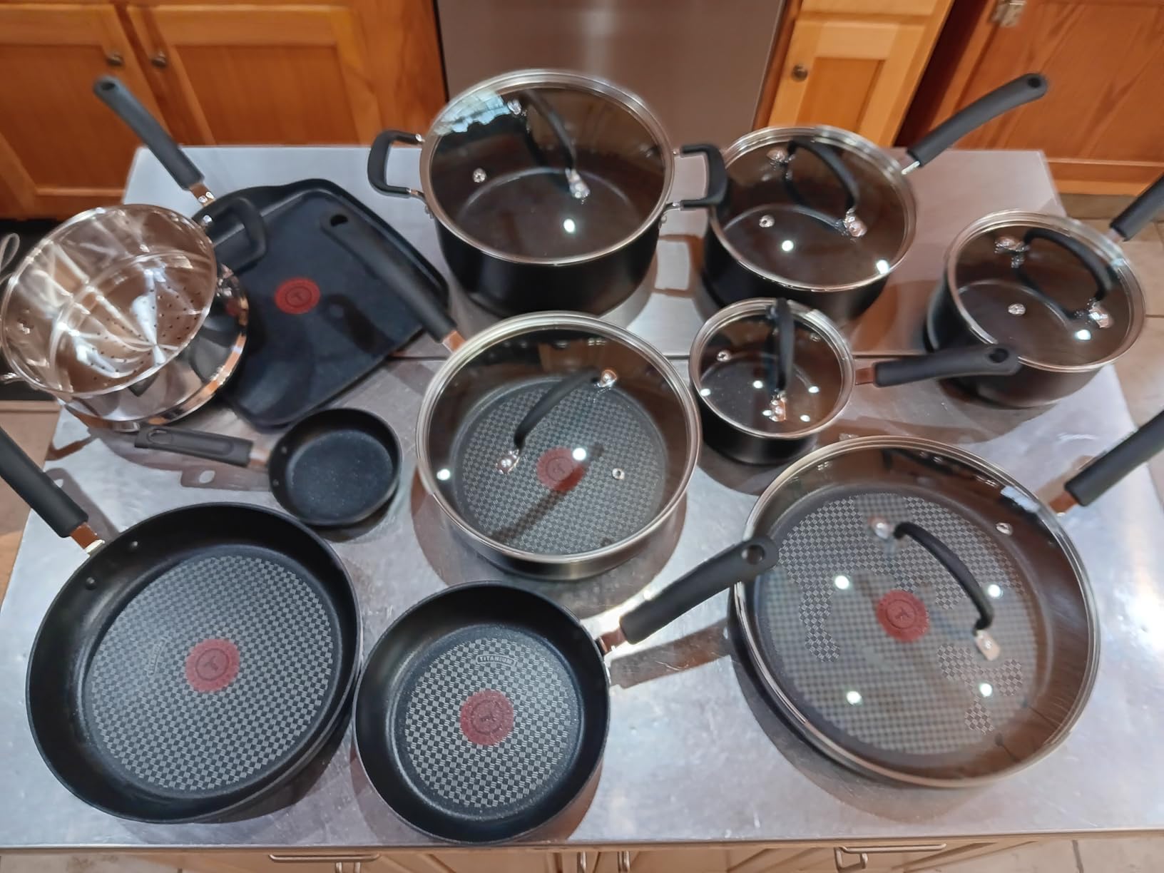T-fal Ultimate Hard Anodized Nonstick Fry Pan Set 2 Piece, 10, 12 Inch, Oven Broiler Safe 400F, Cookware, Pots and Pans Set Non Stick, Kitchen Frying Pans, Cooking Skillets, Dishwasher Safe, Grey Customer Review T-fal Ultimate Hard Anodized Nonstick Fry Pan Set 2 Piece, 10, 12 Inch, Oven Broiler Safe 400F, Cookware, Pots and Pans Set Non Stick, Kitchen Frying Pans, Cooking Skillets, Dishwasher Safe, Grey - Customer Photo 2