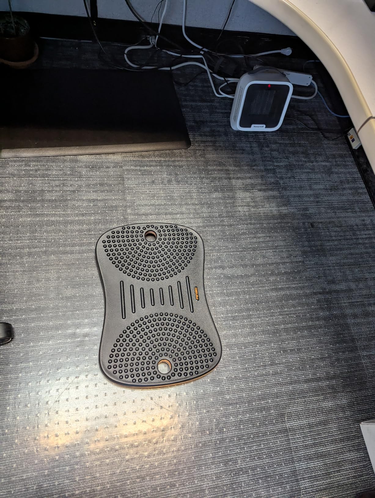 FEZIBO Standing Desk Mat Balance Board, Anti Fatigue Mat Standing Desk Office, Wobble Board with Ergonomic Design, Obsidian Black - Customer Photo 2