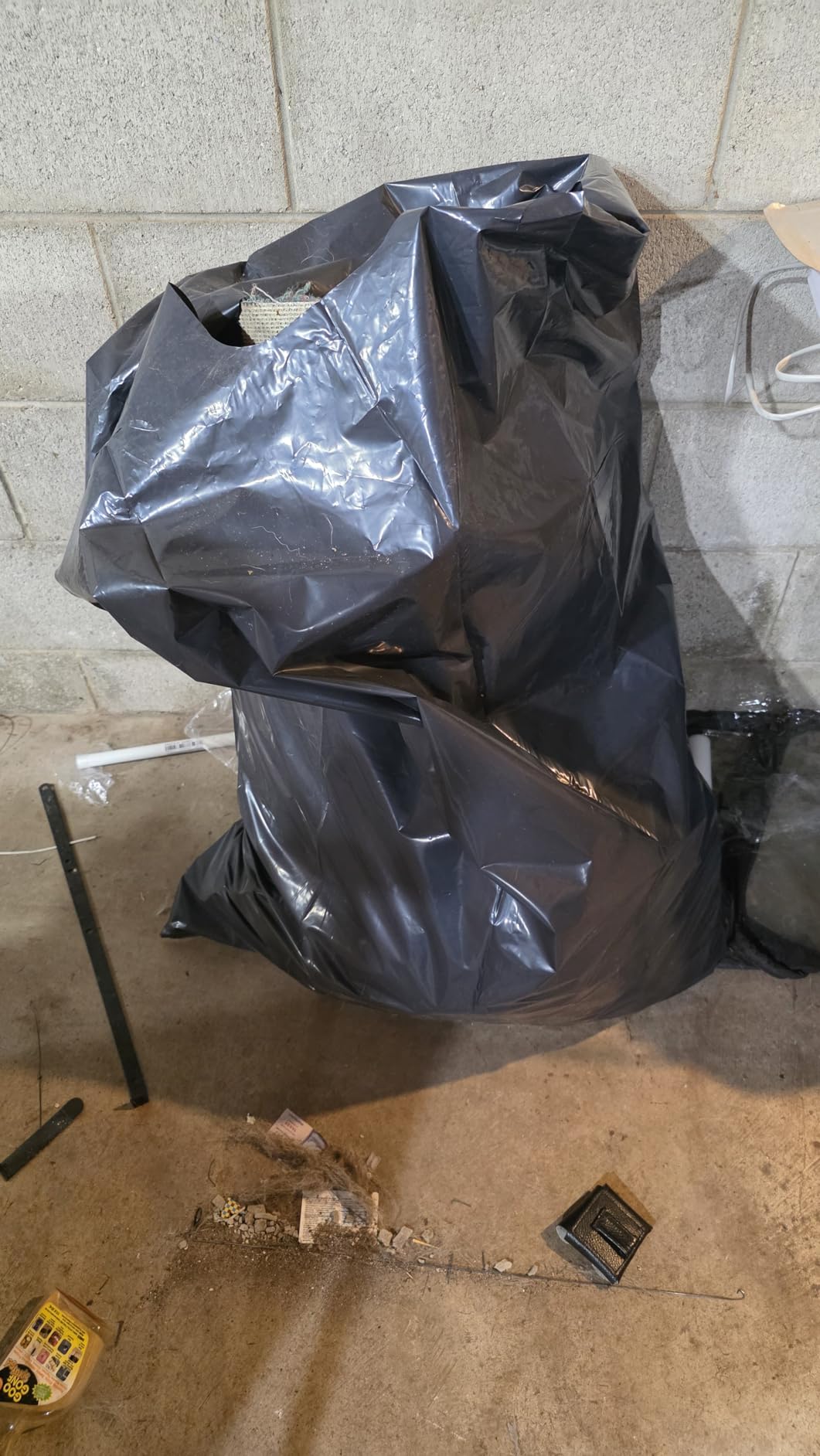 Hefty Load & Carry Heavy Duty Contractor Large Trash Bags, 42 Gallon, 26 Count - Customer Photo 1