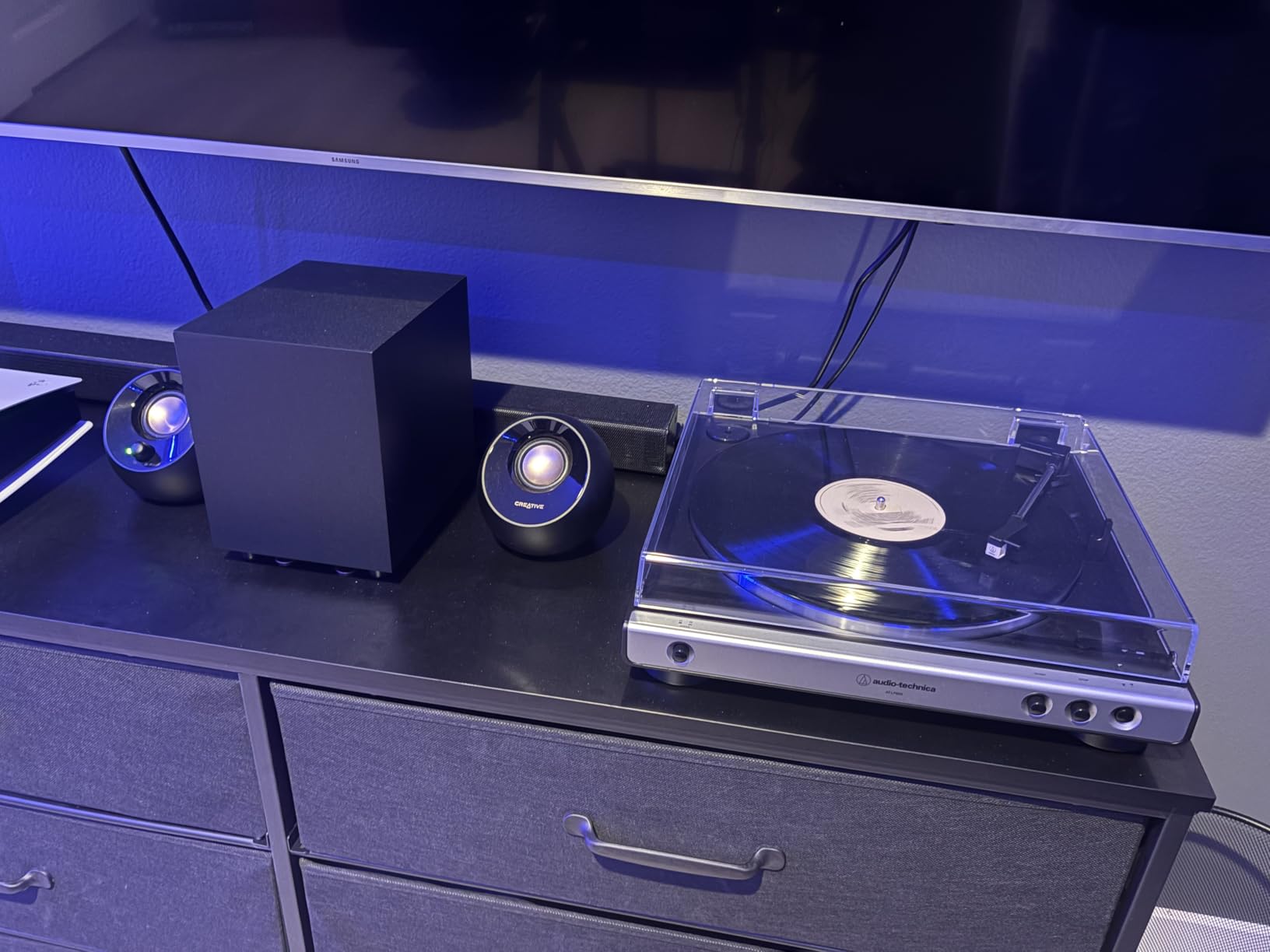 Creative Pebble Plus 2.1 USB-Powered Desktop Speakers with Powerful Down-Firing Subwoofer and Far-Field Drivers, Up to 8W RMS Total Power for Computer PCs and Laptops (Black) - Customer Photo 1