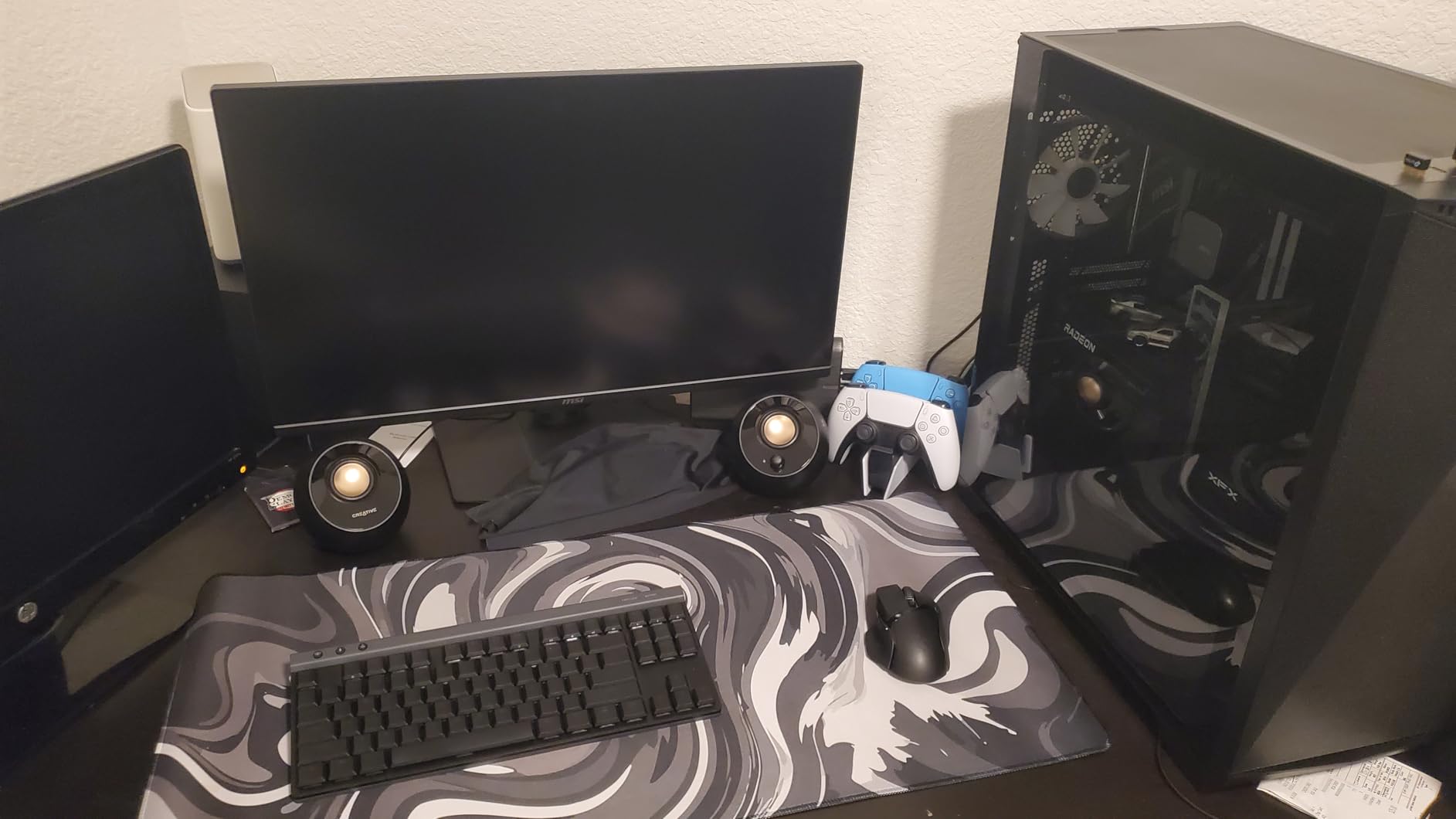 Creative Pebble Plus 2.1 USB-Powered Desktop Speakers with Powerful Down-Firing Subwoofer and Far-Field Drivers, Up to 8W RMS Total Power for Computer PCs and Laptops (Black) - Customer Photo 2