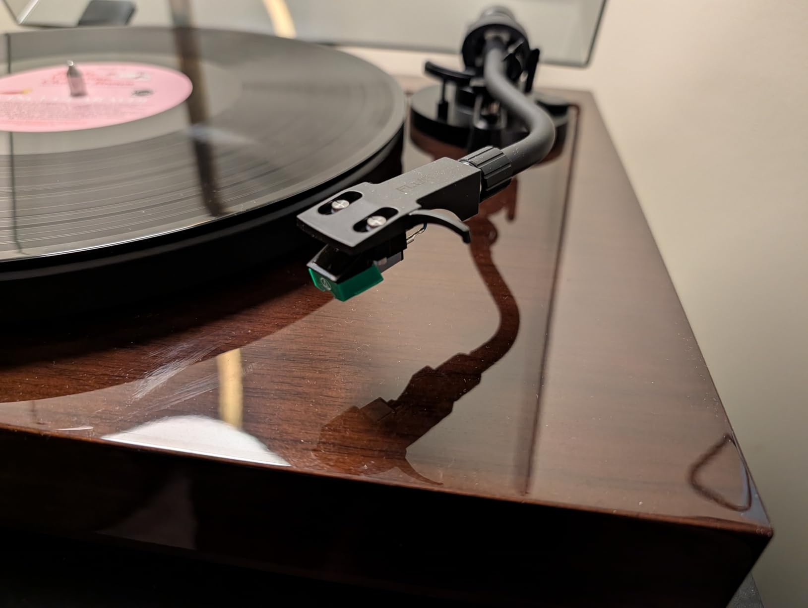 Fluance RT81 Turntable with AT95E Cartridge, Belt Drive, Built-in Preamp, Adjustable Counterweight - Piano Black - Customer Photo 2