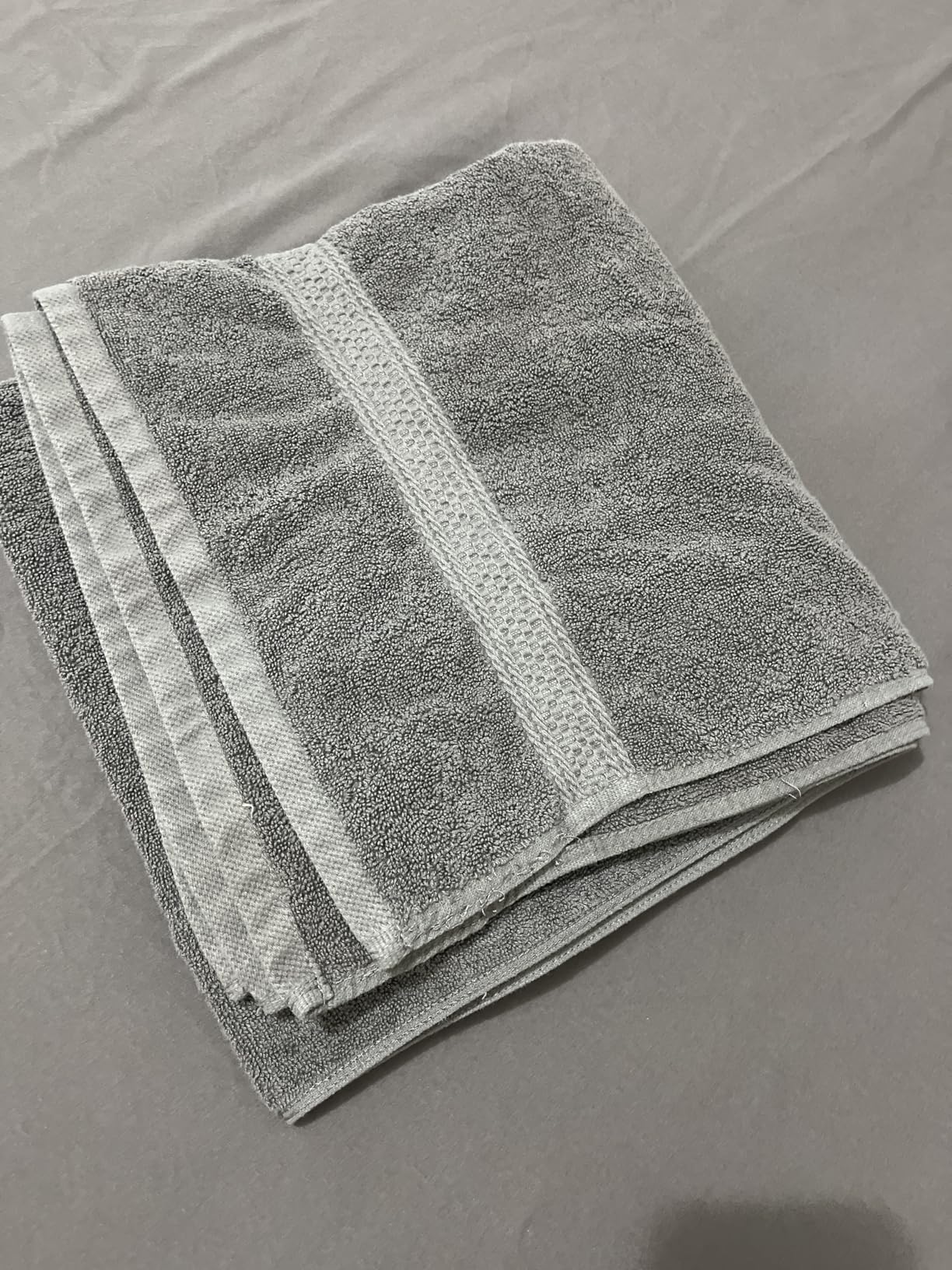 Utopia Towels 4 Pack Premium Bath Towels Set, 27 by 54 Inches, 100% Ring Spun Cotton 600GSM, Lightweight and Highly Absorbent Quick Drying Towels, Perfect for Daily Use, Grey Customer Review Utopia Towels 4 Pack Premium Bath Towels Set, 27 by 54 Inches, 100% Ring Spun Cotton 600GSM, Lightweight and Highly Absorbent Quick Drying Towels, Perfect for Daily Use, Grey - Customer Photo 4