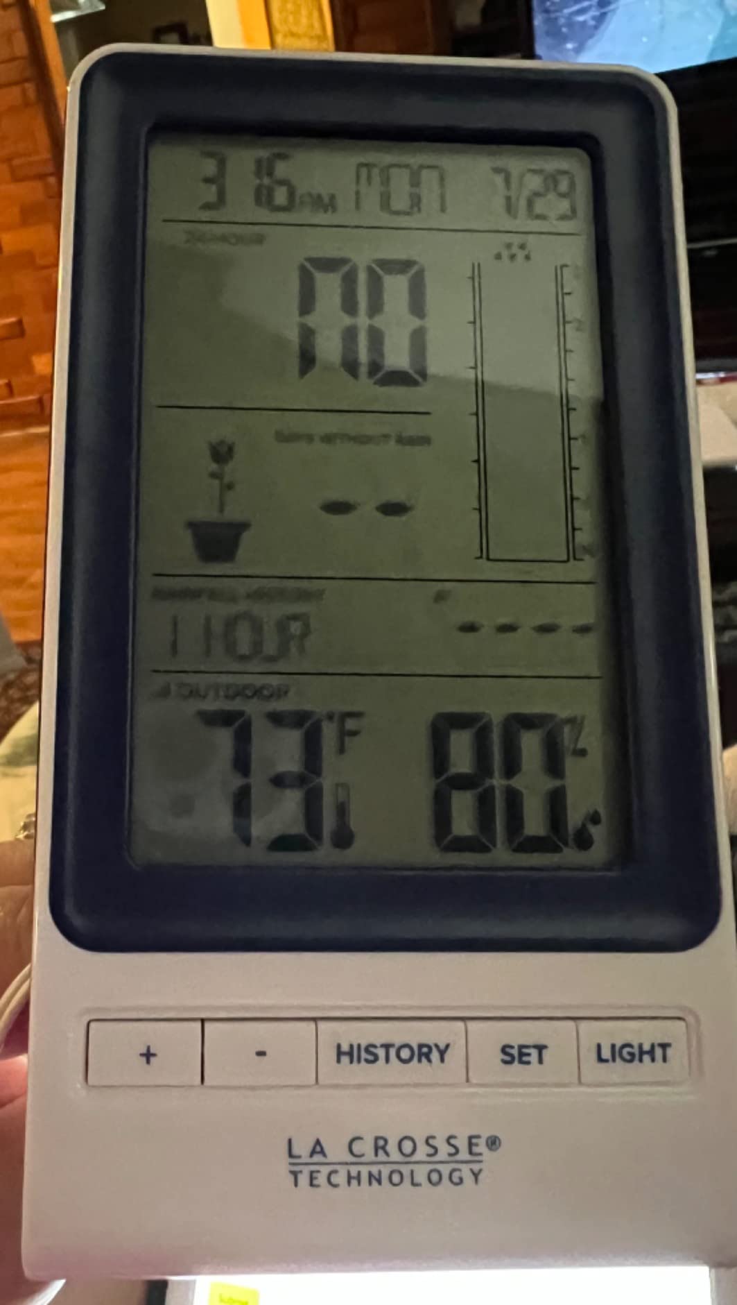 La Crosse Technology 724-1415BL Wireless Rain Station with Temperature and Humidity - Customer Photo 1