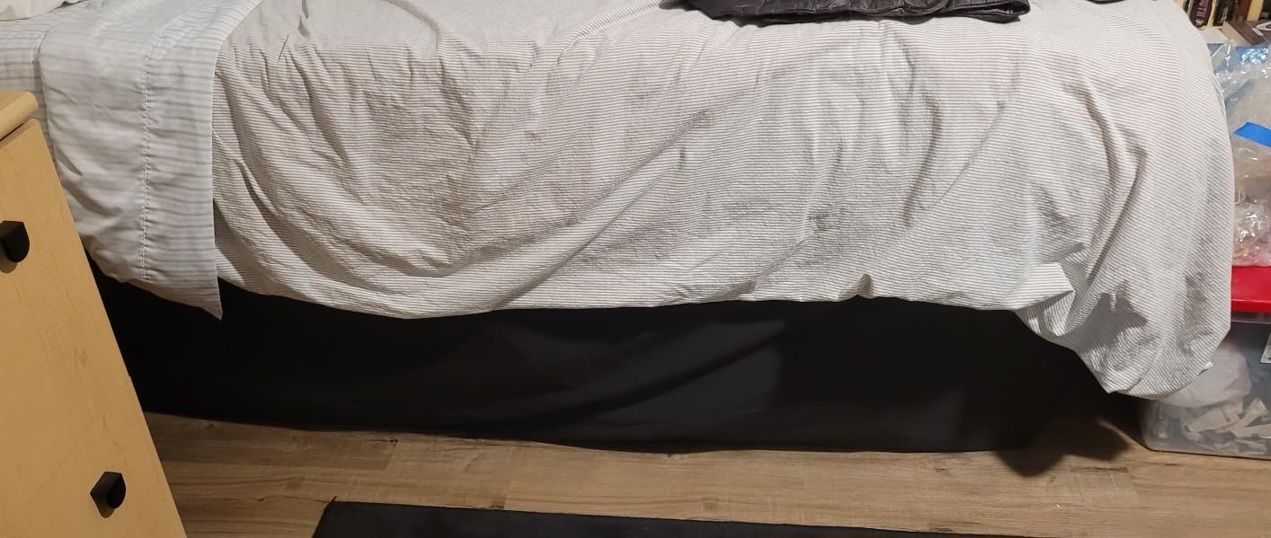 Extra Deep Queen Fitted Sheet - Hotel Luxury Single Fitted Sheet Only - Easily Fits 18 inch to 24 inch Mattress - Ultra Soft, Wrinkle & Fade Free w/Extra Deep Pockets - Breathable & Comfy - Dark Grey Customer Review Extra Deep Queen Fitted Sheet - Hotel Luxury Single Fitted Sheet Only - Easily Fits 18 inch to 24 inch Mattress - Ultra Soft, Wrinkle & Fade Free w/Extra Deep Pockets - Breathable & Comfy - Dark Grey - Customer Photo 1