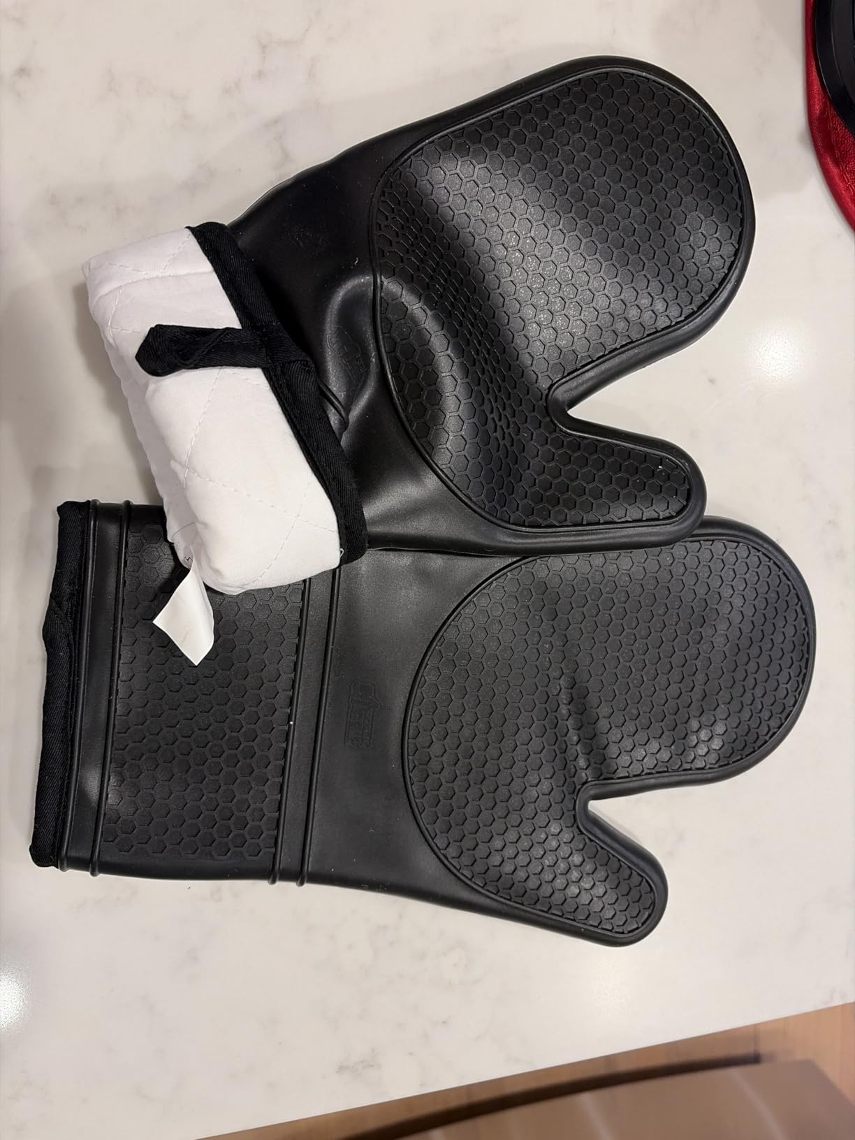 GORILLA GRIP BPA-Free Soft Silicone Oven Mitts, Heat Resistant and Waterproof Cooking Safety Gloves, Thick Cotton Lining, Flexible Gripping, Kitchen Potholders Set, for Grilling, BBQ, 12.5x8.3, Black - Customer Photo 1