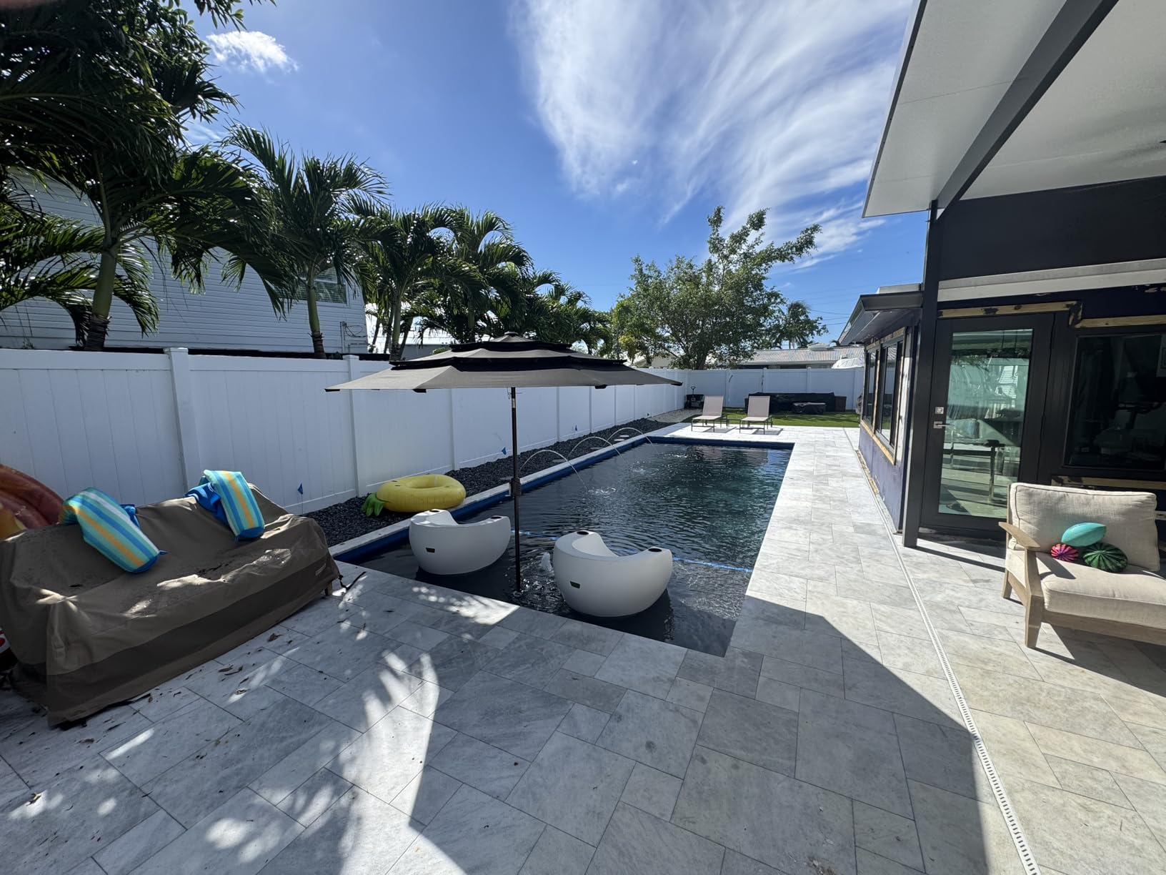 EliteShade USA 9Ft 3 Tiers Market Umbrella Patio Umbrella Outdoor Table Umbrella with Ventilation and 5 Years Non-Fading Top,Rust Customer Review EliteShade USA 9Ft 3 Tiers Market Umbrella Patio Umbrella Outdoor Table Umbrella with Ventilation and 5 Years Non-Fading Top,Rust - Customer Photo 2