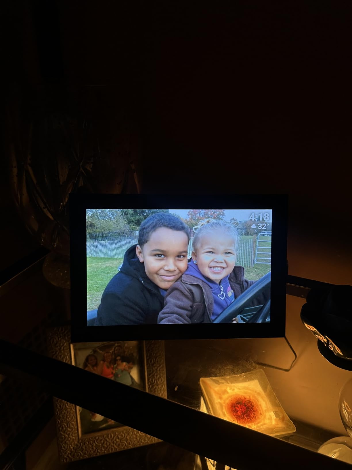 32GB FRAMEO 10.1 Inch Smart WiFi Digital Photo Frame 1280x800 IPS LCD Touch Screen, Auto-Rotate Portrait and Landscape, Built in 32GB Memory, Share Moments Instantly via Frameo App from Anywhere - Customer Photo 2