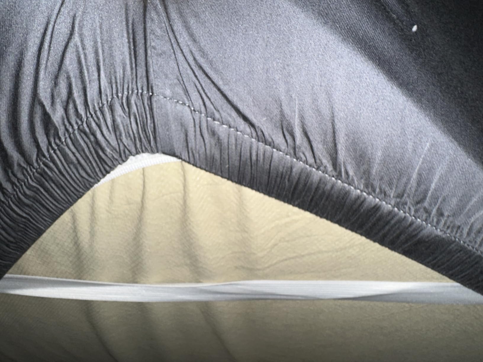 LUXOME Luxury Sheet Set | 100% Rayon (Viscose) from Bamboo | King Size - Charcoal | Deep Pockets | 4-Piece Set (Fitted, Flat, 2 Pillowcases) Customer Review LUXOME Luxury Sheet Set | 100% Rayon (Viscose) from Bamboo | King Size - Charcoal | Deep Pockets | 4-Piece Set (Fitted, Flat, 2 Pillowcases) - Customer Photo 4