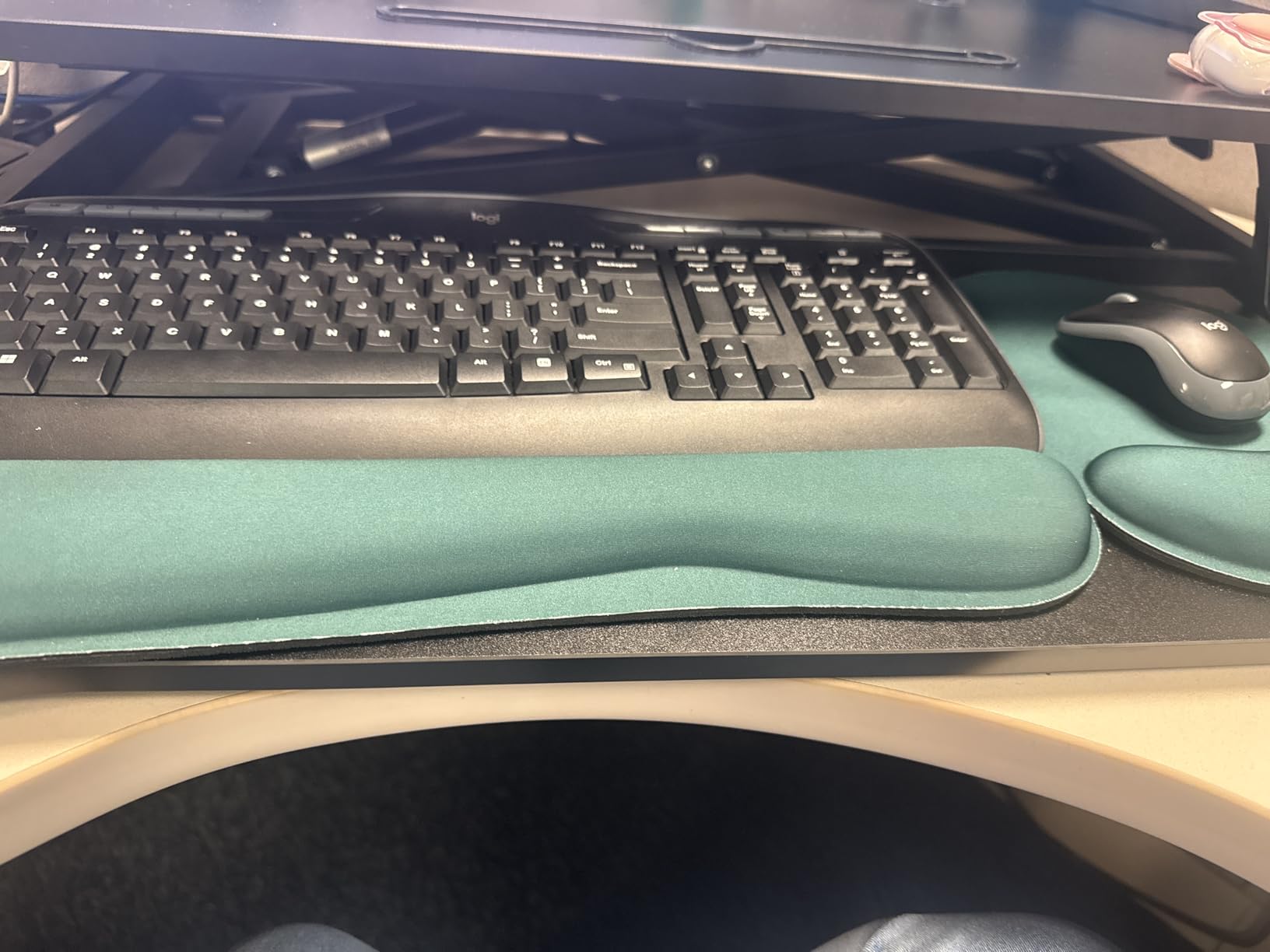 KTRIO Ergonomic Keyboard Wrist Rest & Mouse Pad with Wrist Rest, Black | Memory Foam Wrist Support, Ergonomic Design, Non-Slip Base, Office and Home Use customer photo 2