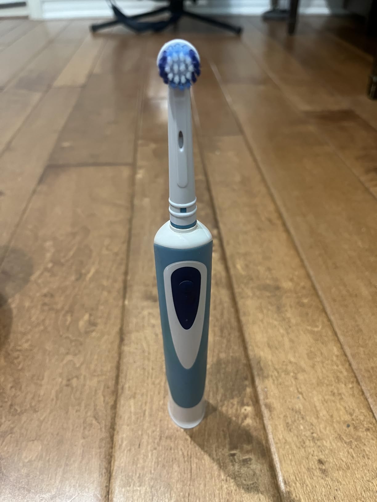 Replacement Toothbrush Heads Compatible with Oral B Braun, 8 Pack Professional Electric Toothbrush Heads Brush Heads Refill for Oral-B 7000/Pro 1000/9600/ 500/3000/8000 - Customer Photo 1
