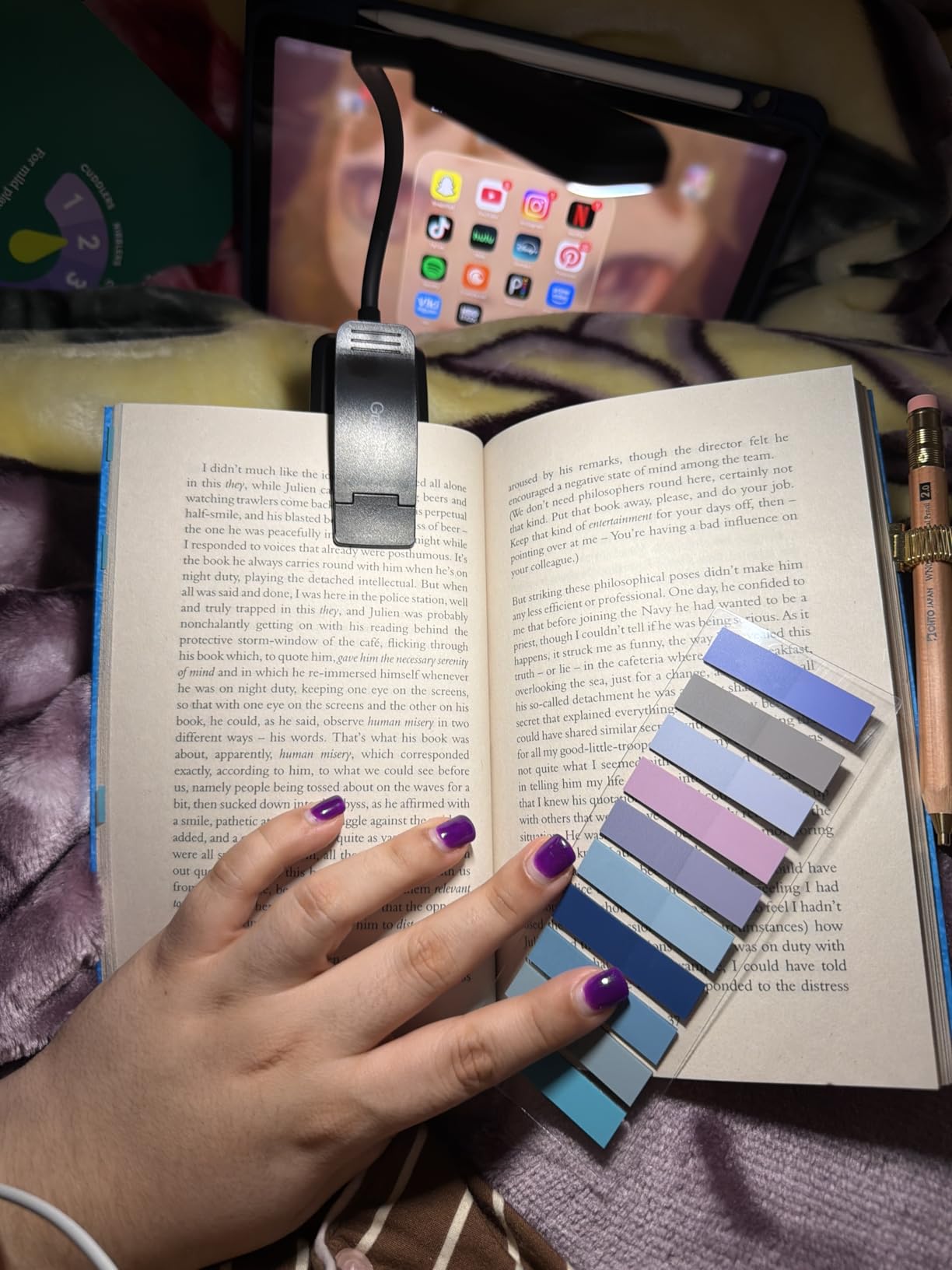 Gritin 9 LED Rechargeable Book Light for Reading in Bed - Eye Caring 3 Color Temperatures,Stepless Dimming Brightness,80 Hrs Runtime Small Lightweight Clip On Book Reading Light for Studying - Customer Photo 1