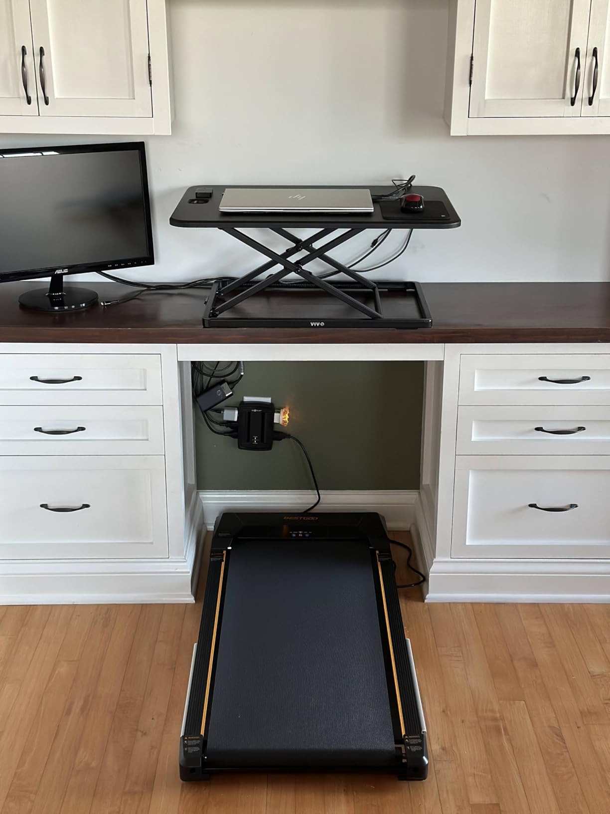 VIVO Ultra-Slim Single Top Height Adjustable Standing Desk Riser, Compact Sit Stand Desktop Converter for Monitor or Laptop, Black, DESK-V001J Customer Review VIVO Ultra-Slim Single Top Height Adjustable Standing Desk Riser, Compact Sit Stand Desktop Converter for Monitor or Laptop, Black, DESK-V001J - Customer Photo 1
