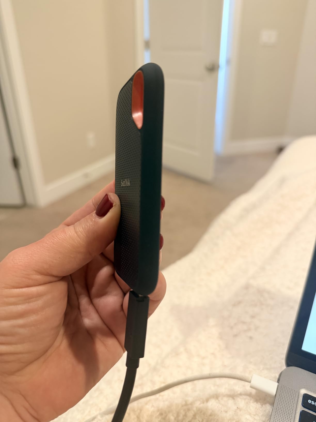 SanDisk 2TB Extreme Portable SSD - Up to 1050MB/s, USB-C, USB 3.2 Gen 2, IP65 Water and Dust Resistance - Customer Photo 1