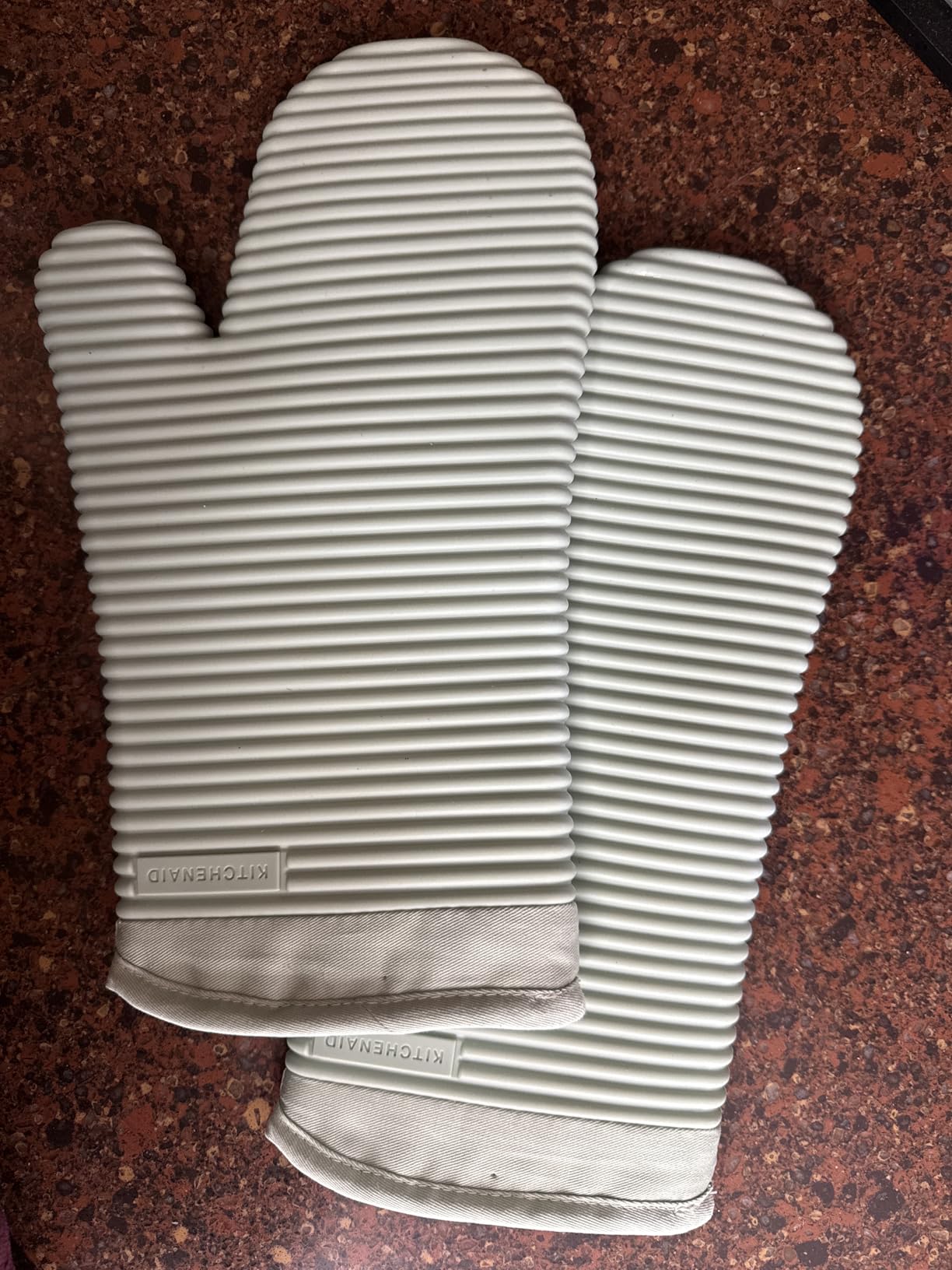 KITCHENAID Ribbed Soft Silicone Oven Mitt 2-Pack Set, 7.5