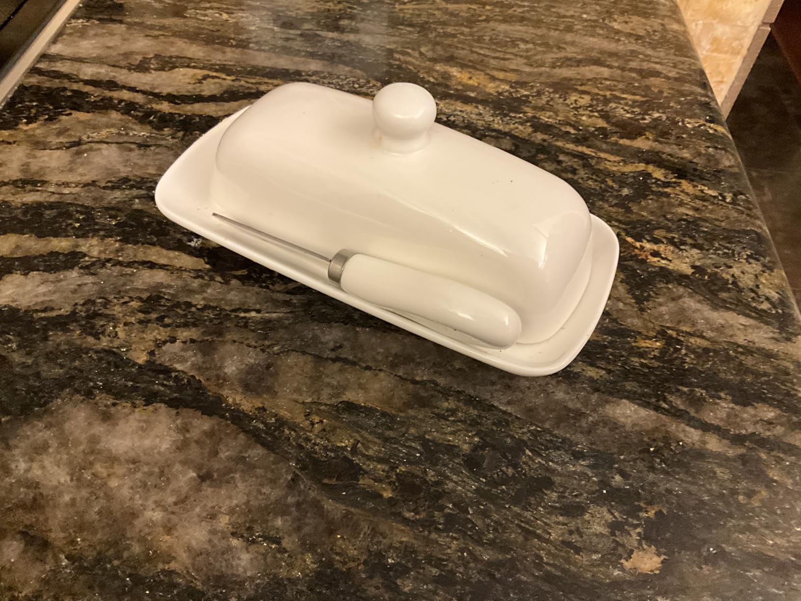 Zulay Kitchen Ceramic Butter Dish with Lid For Countertop & Stainless Steel Knife – Keeps Butter Soft & Fresh – White Butter Dish with Easy-Grip Knob, Durable & Everyday Butter Holder for Home - White - Customer Photo 5