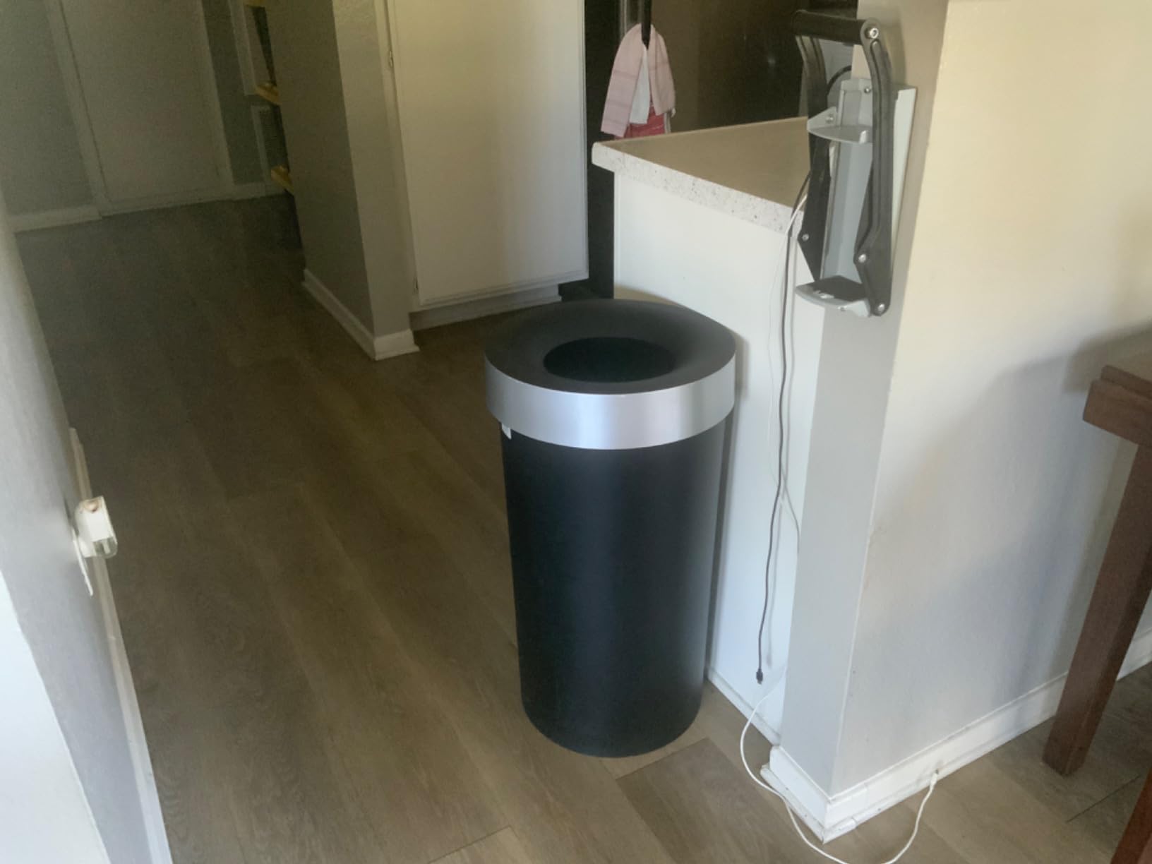 Glad ForceFlex Heavy Duty Trash Bags With Clorox, Mountain Air, 30 Gal, 50 Ct (Package May Vary) - Customer Photo 1