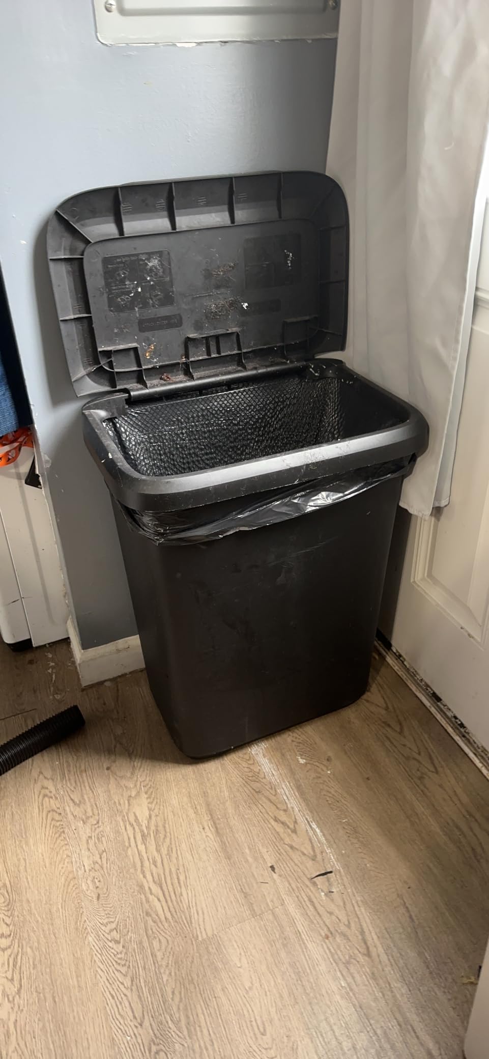 Glad ForceFlex Heavy Duty Trash Bags With Clorox, Mountain Air, 30 Gal, 50 Ct (Package May Vary) - Customer Photo 2