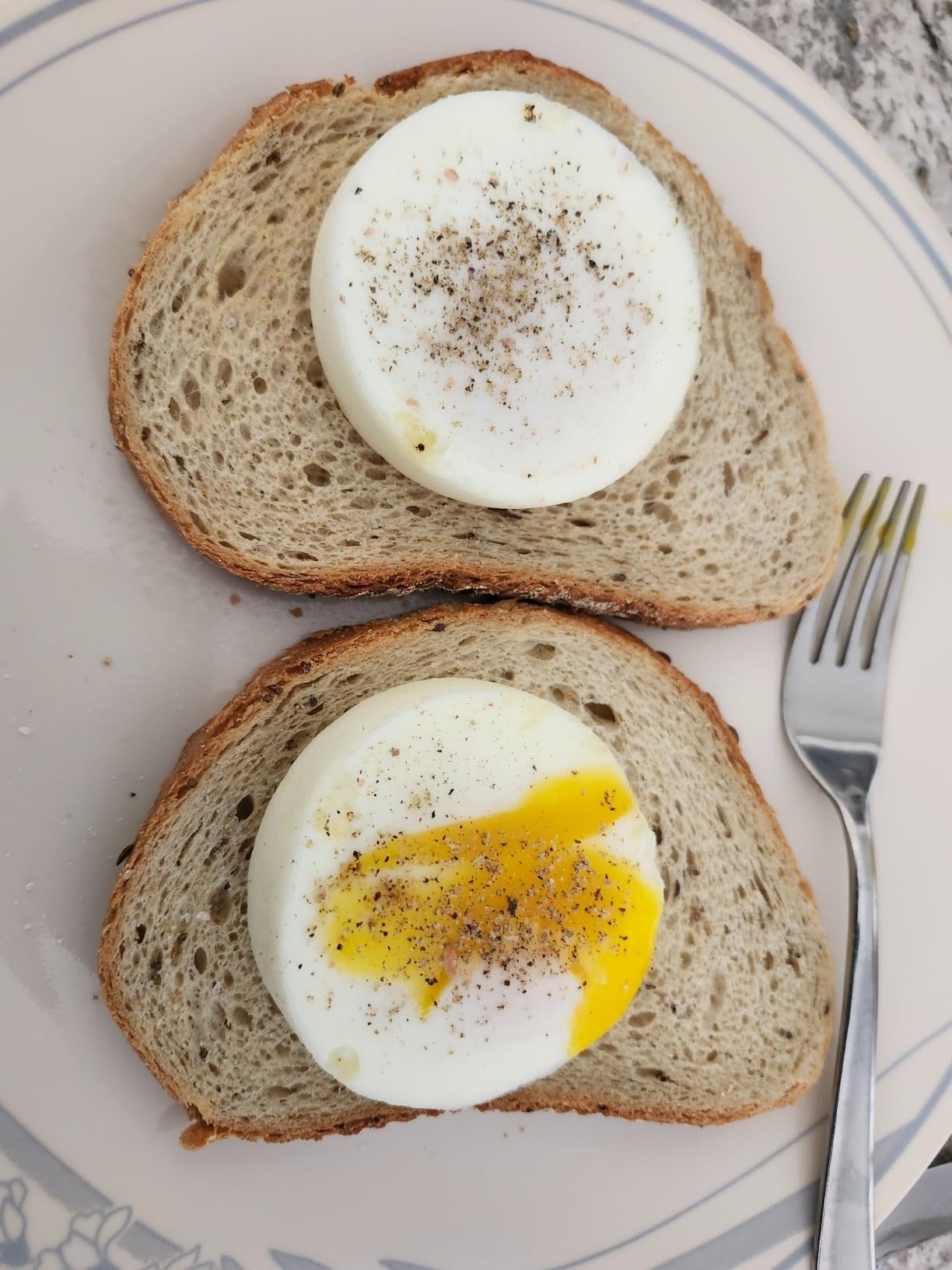 Eggssentials 2 IN 1 Egg Pan & Egg Poacher Pan, Granite Nonstick Fry Pan Poached Egg Maker and Frying Skillet with Lid, Poached Eggs Cooker Food Grade Safe PFOA Free with Spatula, Egg Cookware - 4 Cups - Customer Photo 2