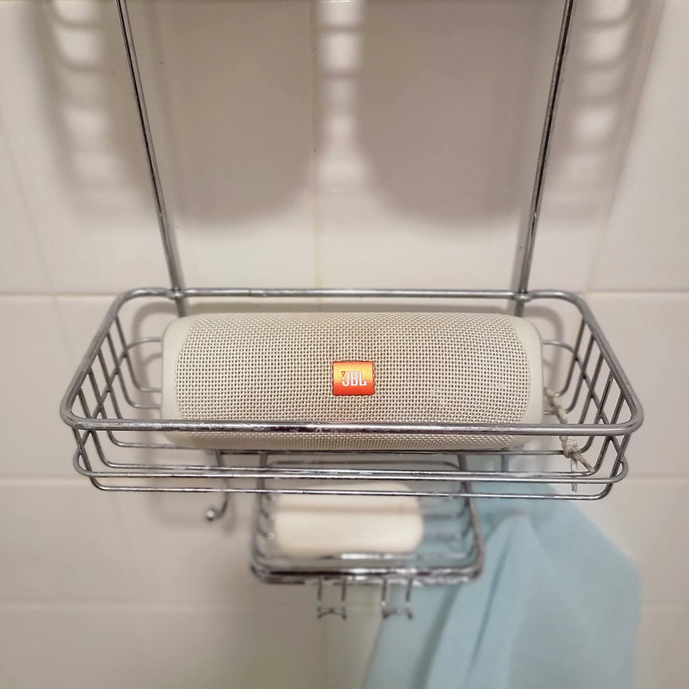 JBL Flip 5: Portable Wireless Bluetooth Speaker, IPX7 Waterproof - Gray - Customer Photo 4