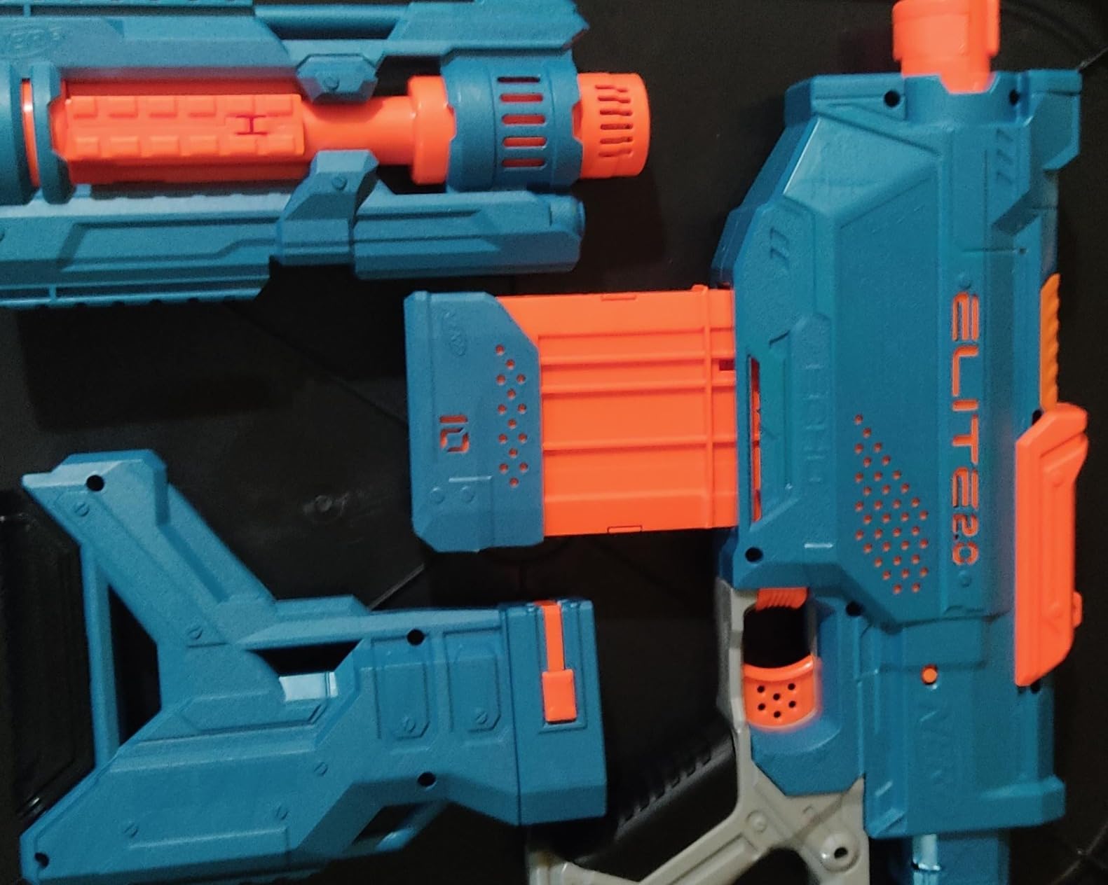 Nerf Elite 2.0 Echo CS-10 Blaster - 24 Official Darts, 10-Dart Clip, Removable Stock and Barrel Extension, 5 Tactical Rails Customer Review Nerf Elite 2.0 Echo CS-10 Blaster - 24 Official Darts, 10-Dart Clip, Removable Stock and Barrel Extension, 5 Tactical Rails - Customer Photo 2