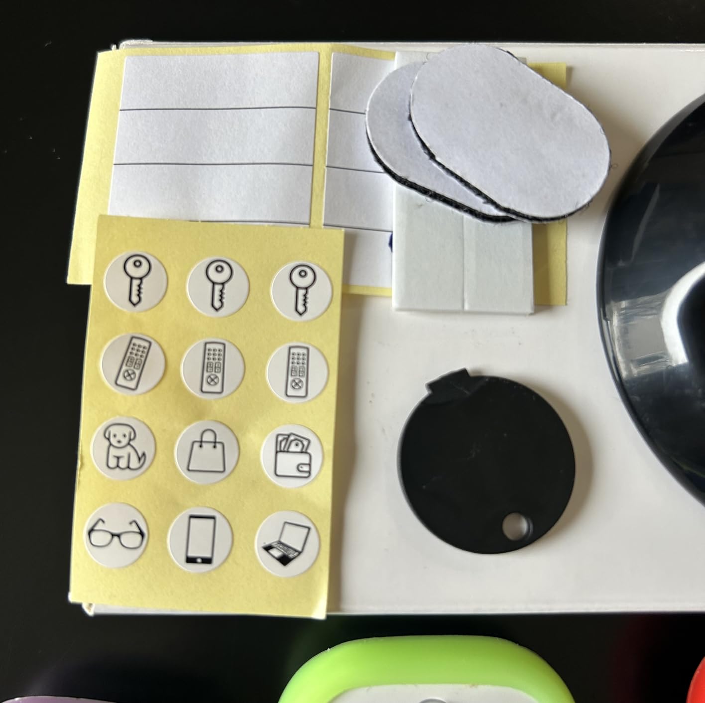 Reyke Key Finder, 80dB+ RF Item Locator Tags with 131ft. Working Range, Wireless Remote Tracker for Wallet, Phone, Glasses, Pet, 1 RF Transmitter & 4 Receivers - Customer Photo 1