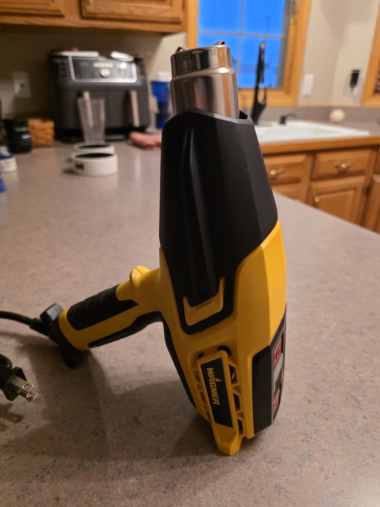 Wagner Spraytech HT1000 Heat Gun Kit, 3 Nozzles Included, 2 Temp Settings 750°F & 1000°F customer photo 1