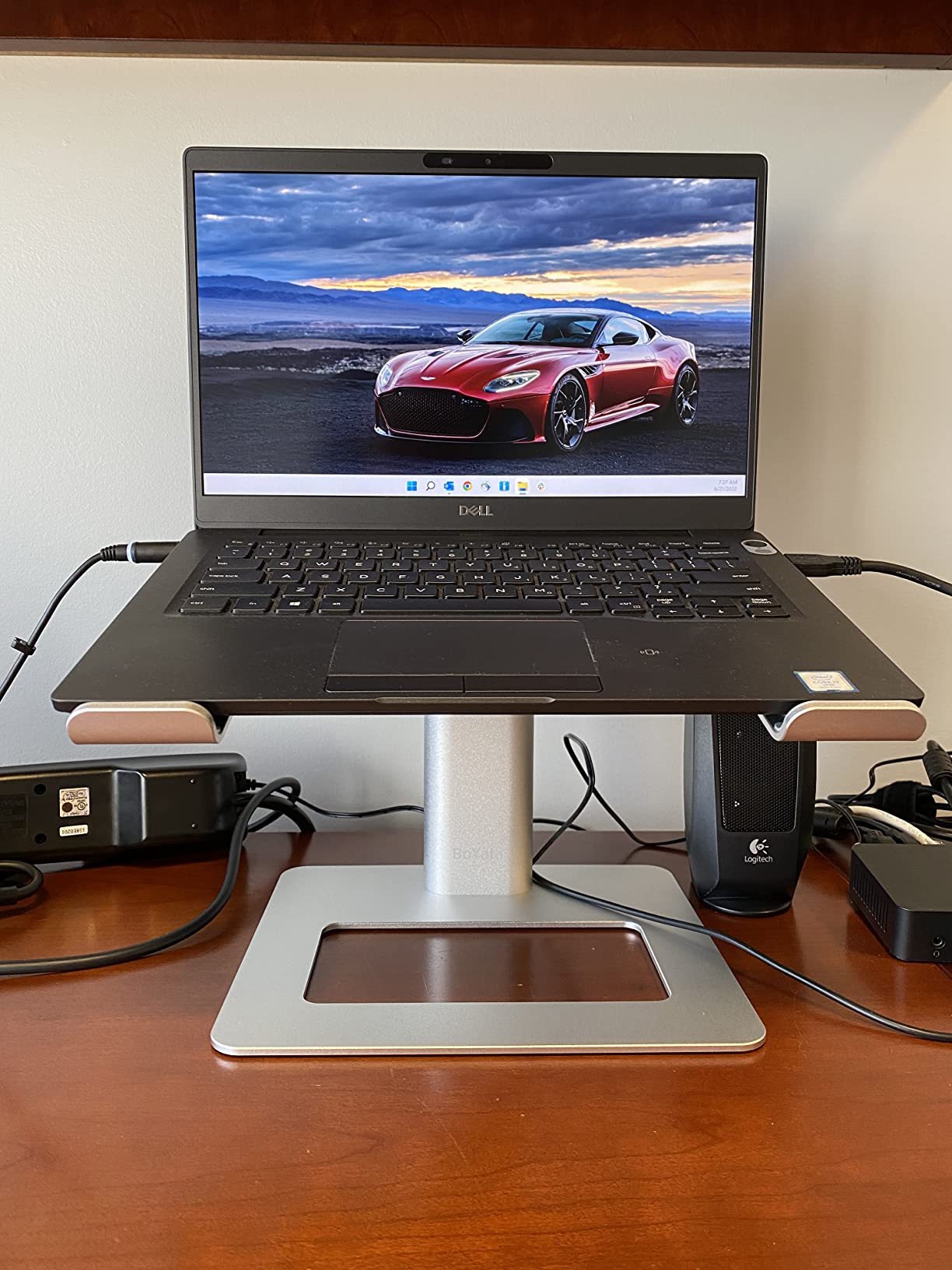 BoYata Laptop Stand, Ergonomic Aluminum Height Adjustable Computer Stand Laptop Riser Holder for Desk, Compatible with MacBook Pro/Air, Dell, Lenovo, HP, Samsung, More Laptops 11-17