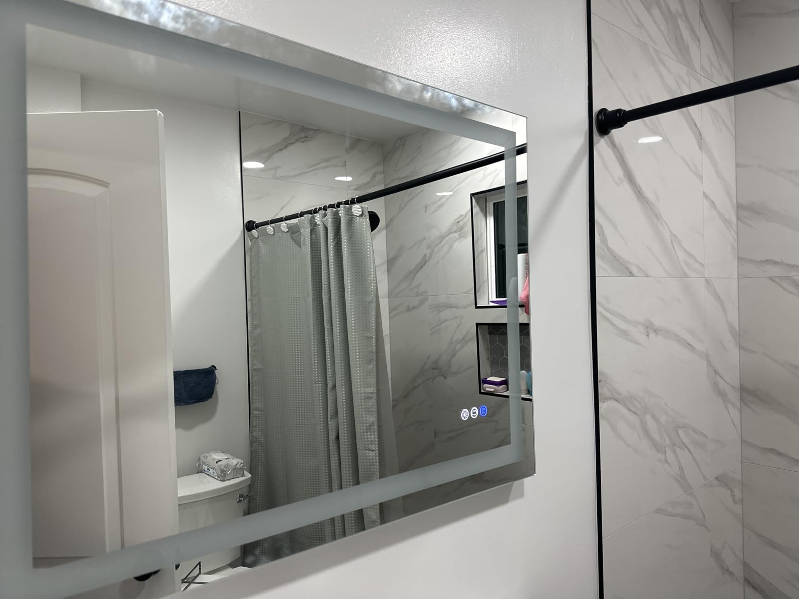 36x28 inch LED Lighted Bathroom Mirror with Anti-Fog, Wall Mounted Vanity Mirror with Smart Touch Button, Memory Function, Adjustable Warm White/Natural/Daylight Lights(Horizontal/Vertical) customer photo 2