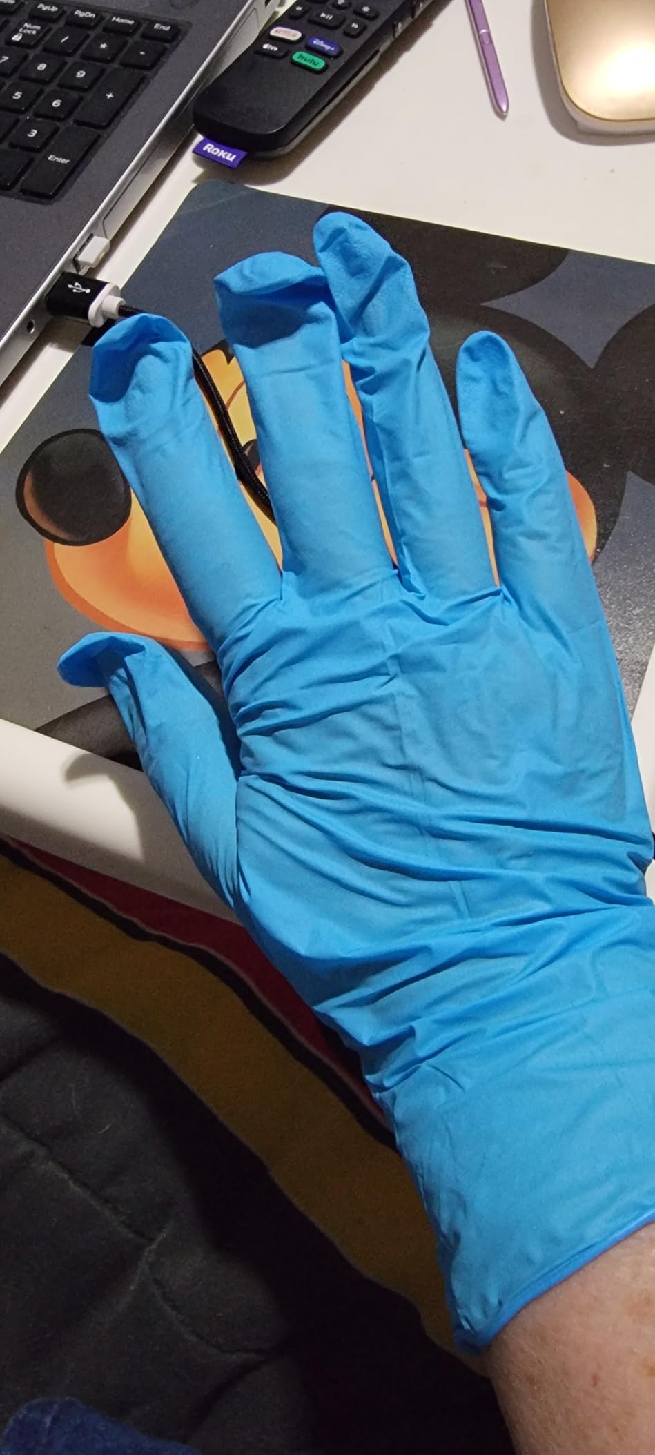 SAFESKIN Nitrile Disposable Gloves in Pack of 50, Medium Duty, Medium Size, Powder Free - For Food Handling, First Aid, Cleaning, Gardening, Crafting - Premium Medical Exam Gloves - Customer Photo 4
