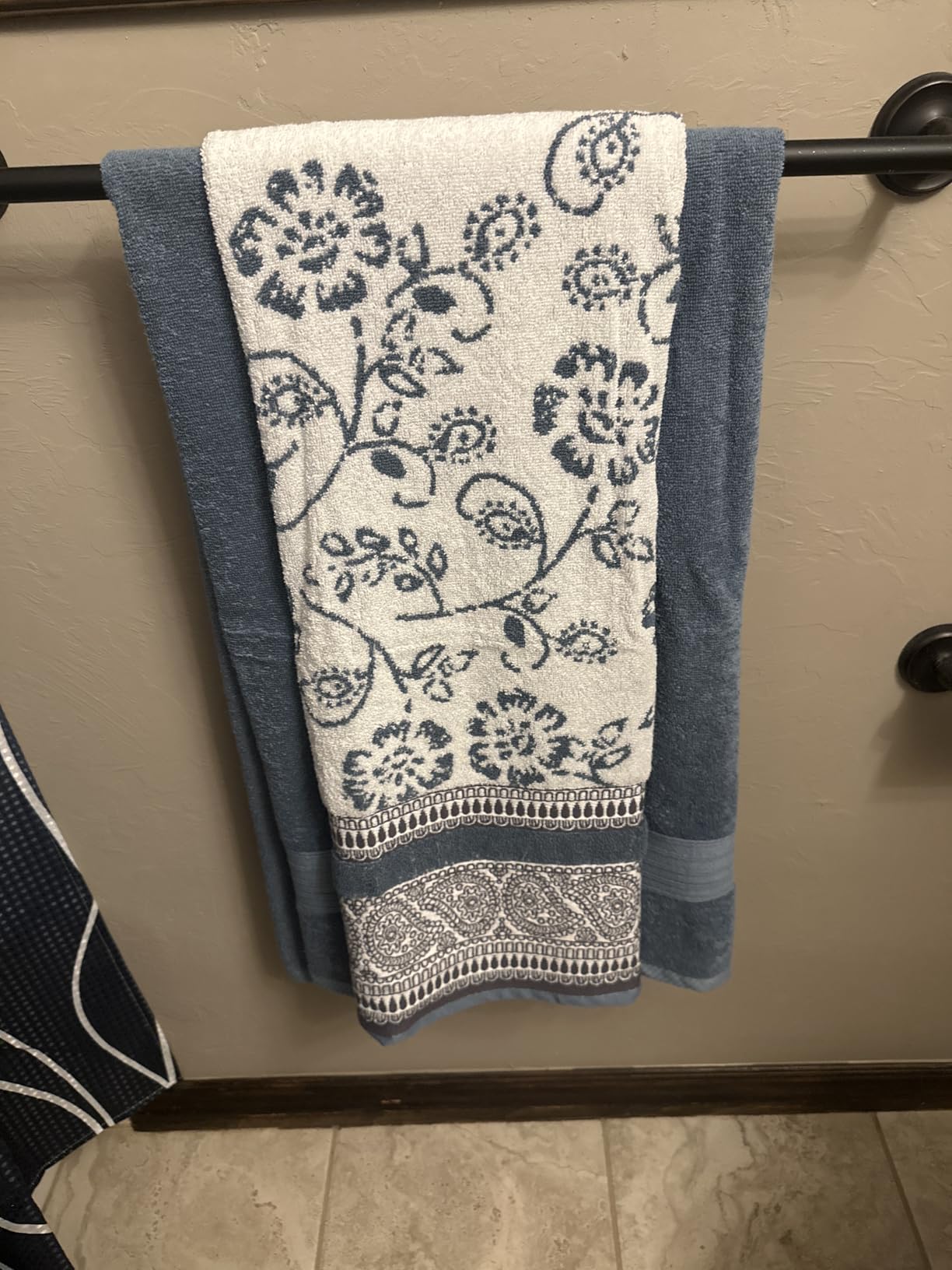 Modern Threads Ophelia 6-Piece 100% Cotton Towel Set – Reversible Yarn Dyed Jacquard & Solid – Includes 2 Bath Towels, 2 Hand Towels, 2 Washcloths – Absorbent, Quick Dry, Soft & Durable – Blue Customer Review Modern Threads Ophelia 6-Piece 100% Cotton Towel Set – Reversible Yarn Dyed Jacquard & Solid – Includes 2 Bath Towels, 2 Hand Towels, 2 Washcloths – Absorbent, Quick Dry, Soft & Durable – Blue - Customer Photo 5
