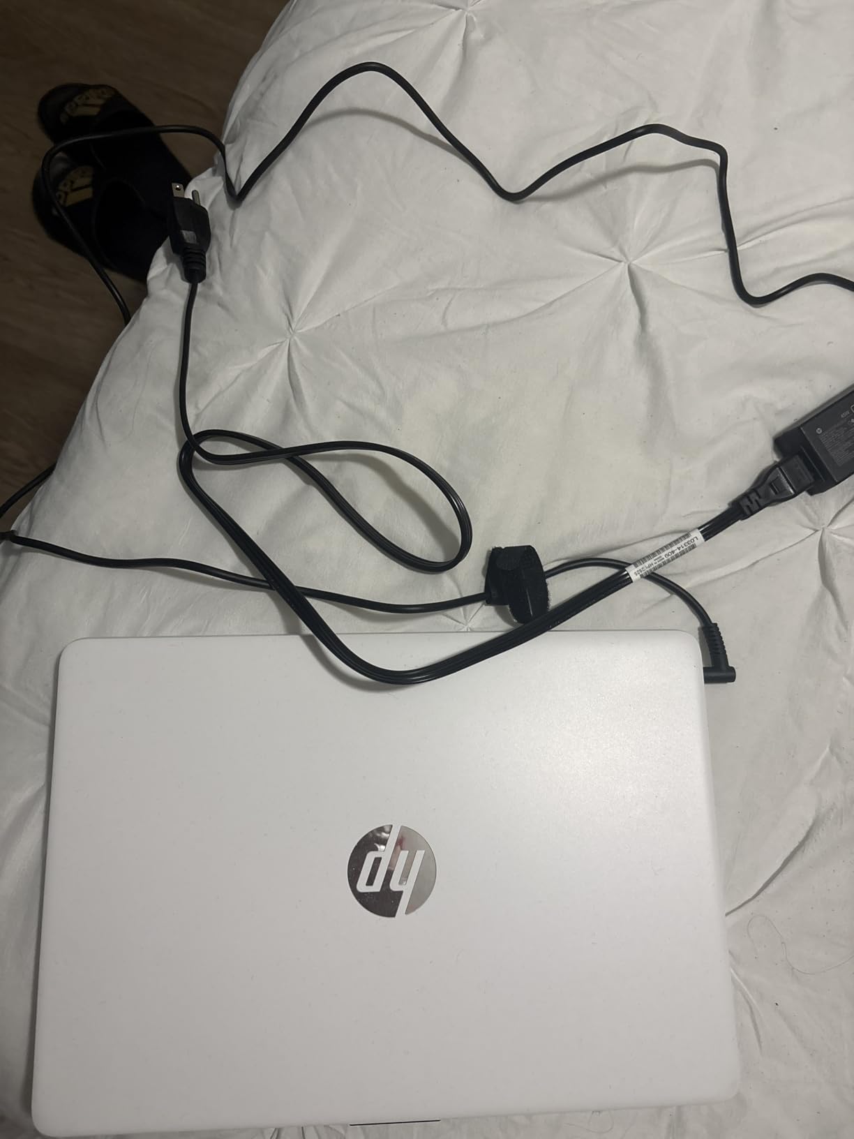 HP 14 Laptop, Intel Celeron N4020, 4 GB RAM, 64 GB Storage, 14-inch Micro-edge HD Display, Windows 11 Home, Thin & Portable, 4K Graphics, One Year of Microsoft 365 (14-dq0040nr, Snowflake White) customer photo 2